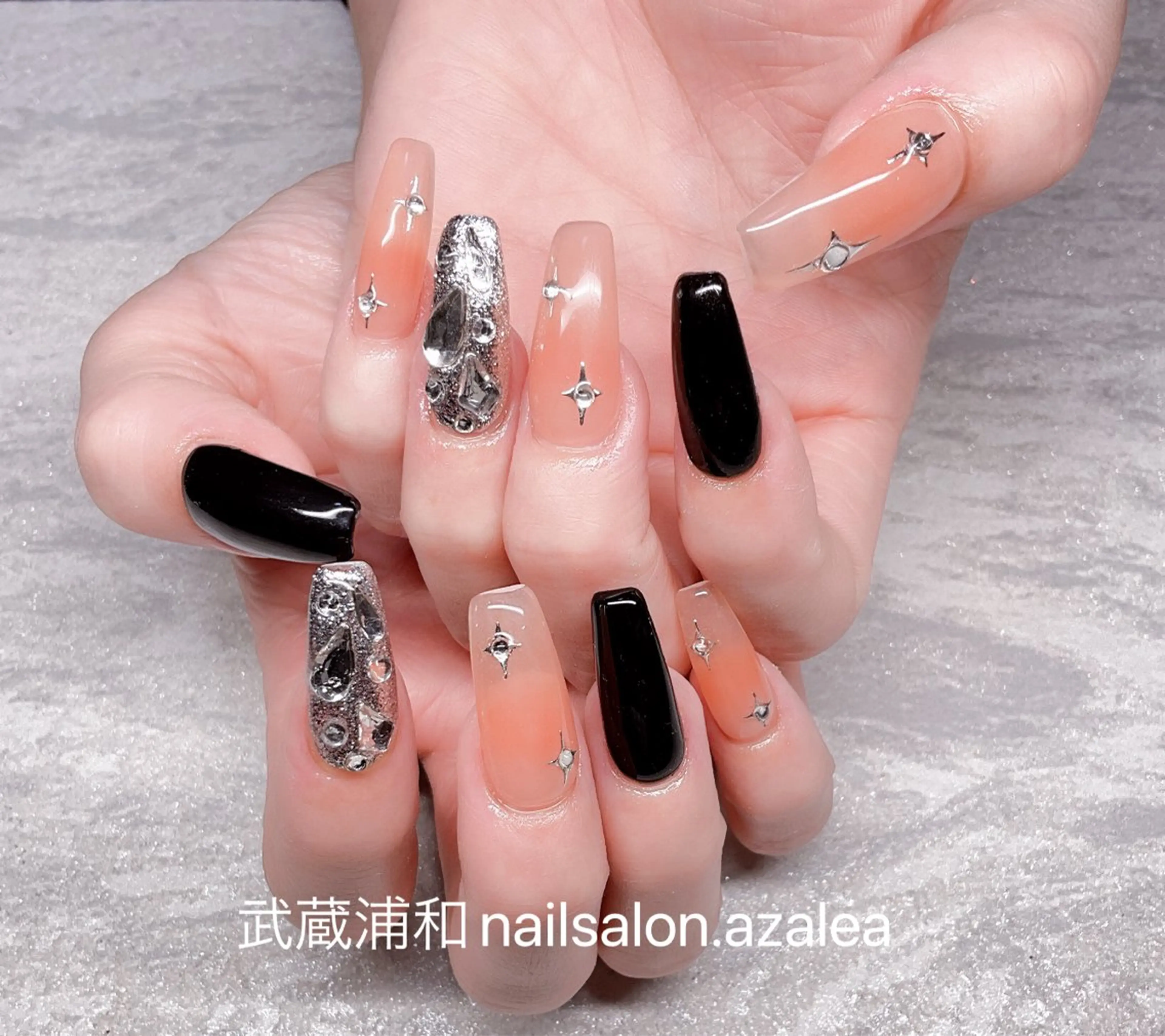 ネイル ハンドネイル R inのネイルデザイン