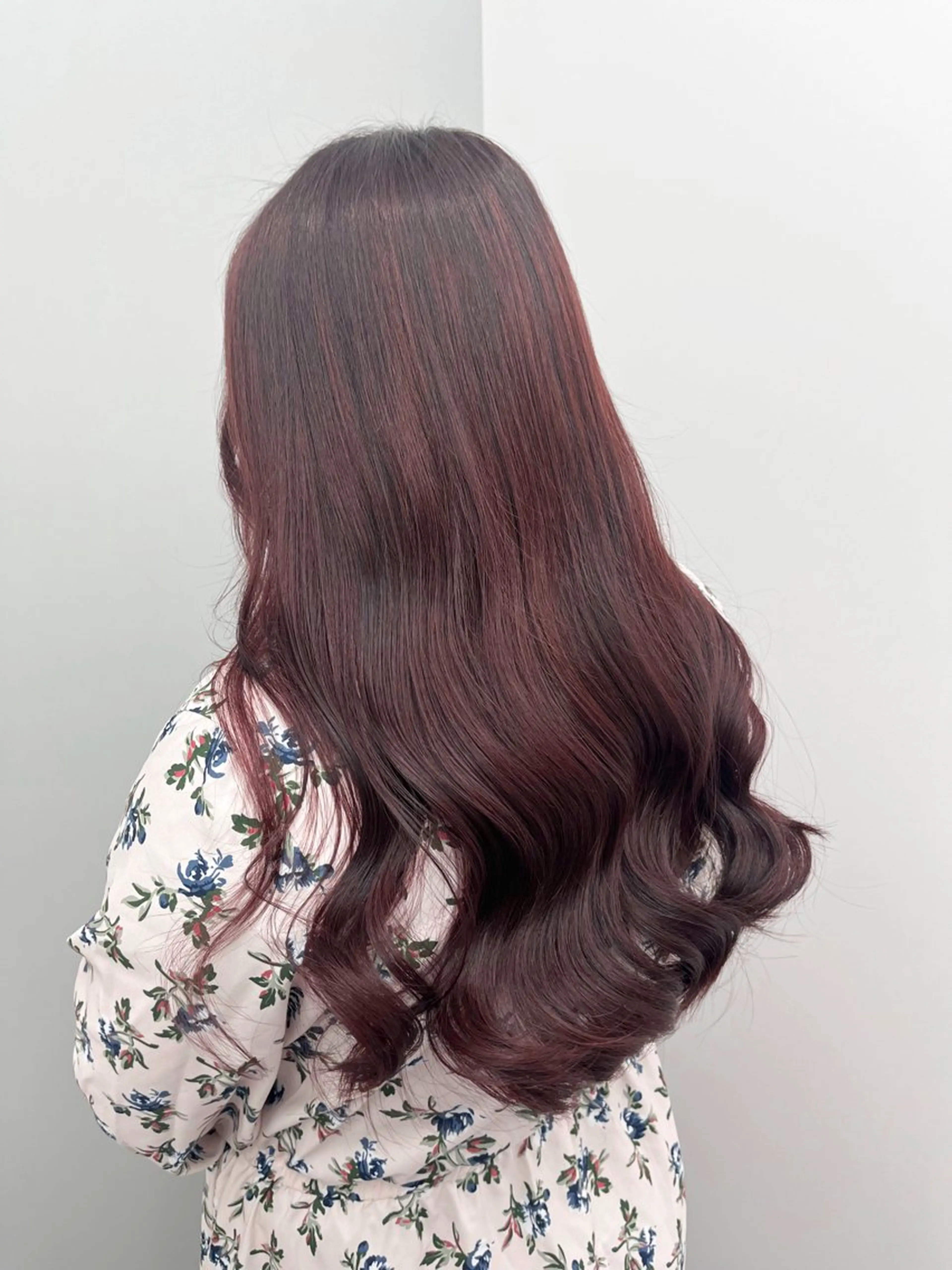 カラー ブリーチ 山路 結花のヘアスタイル