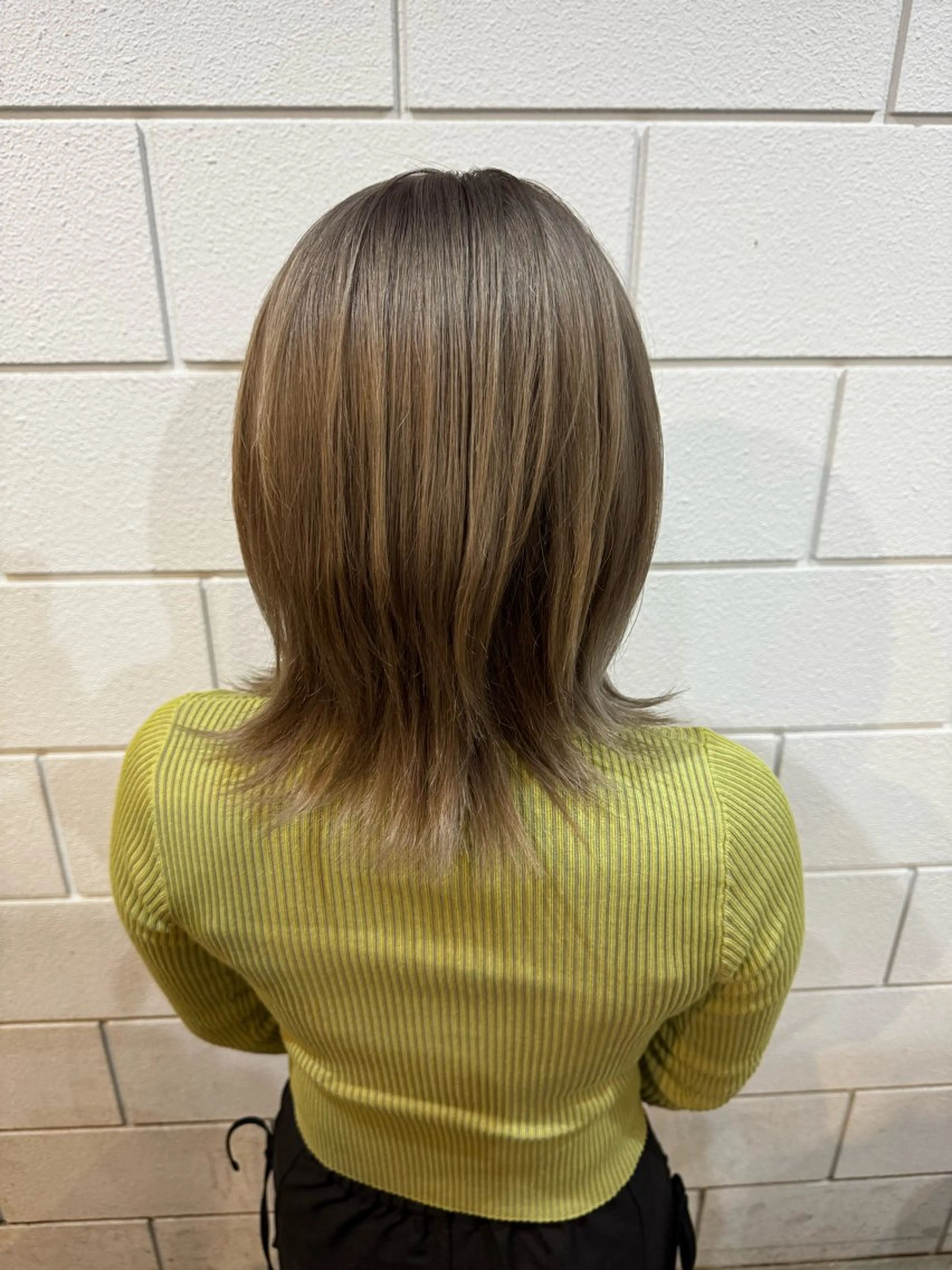 ミディアム カラー ヘアカラー 透け感/ハイトーン/ レイヤー/小山田のヘアスタイル