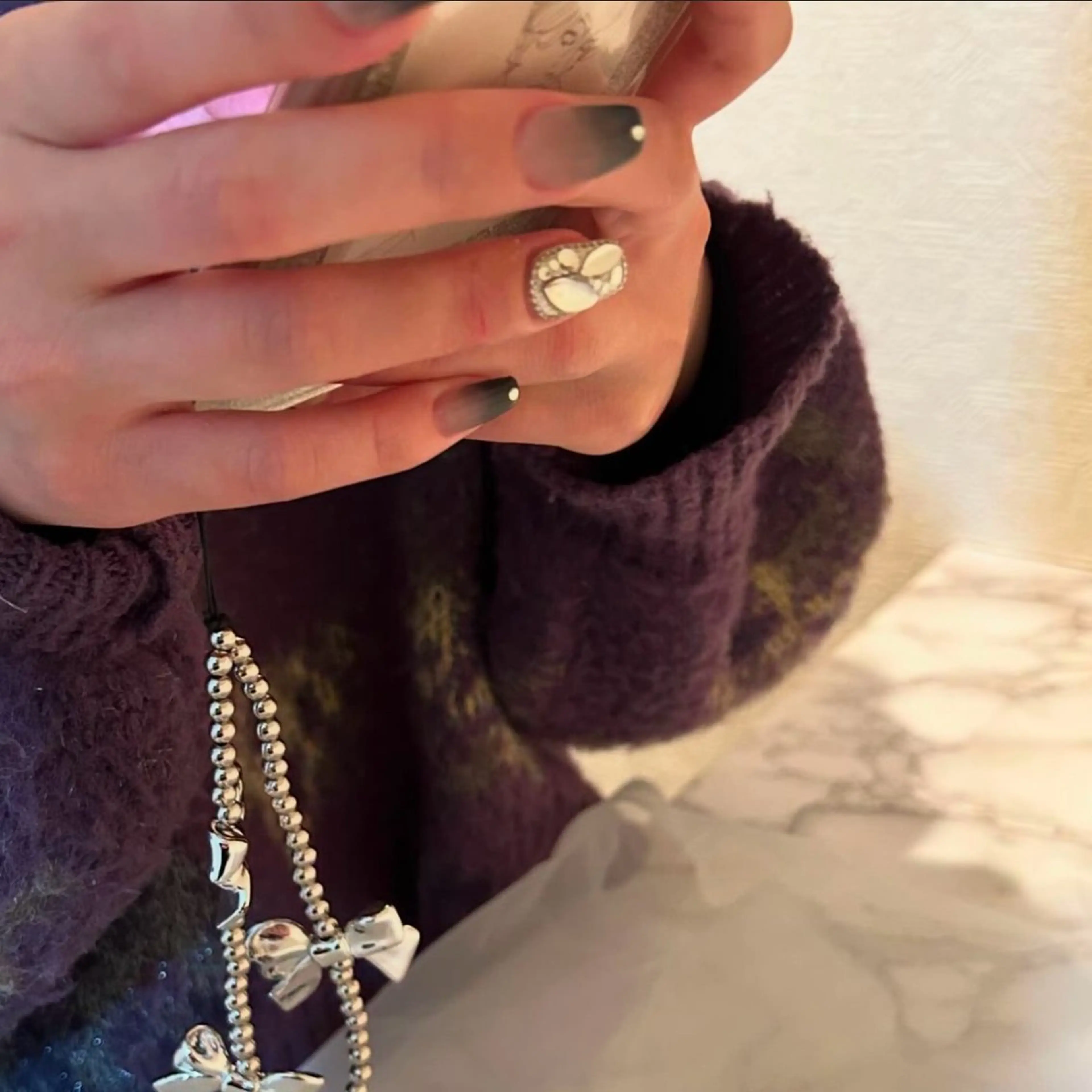 ネイル フレンチネイル ガーリー グラデーション キラキラネイル 韓国ネイル ハンドネイル ハンドケア lyly.nail所属・lylynail YUUKAのネイルデザイン