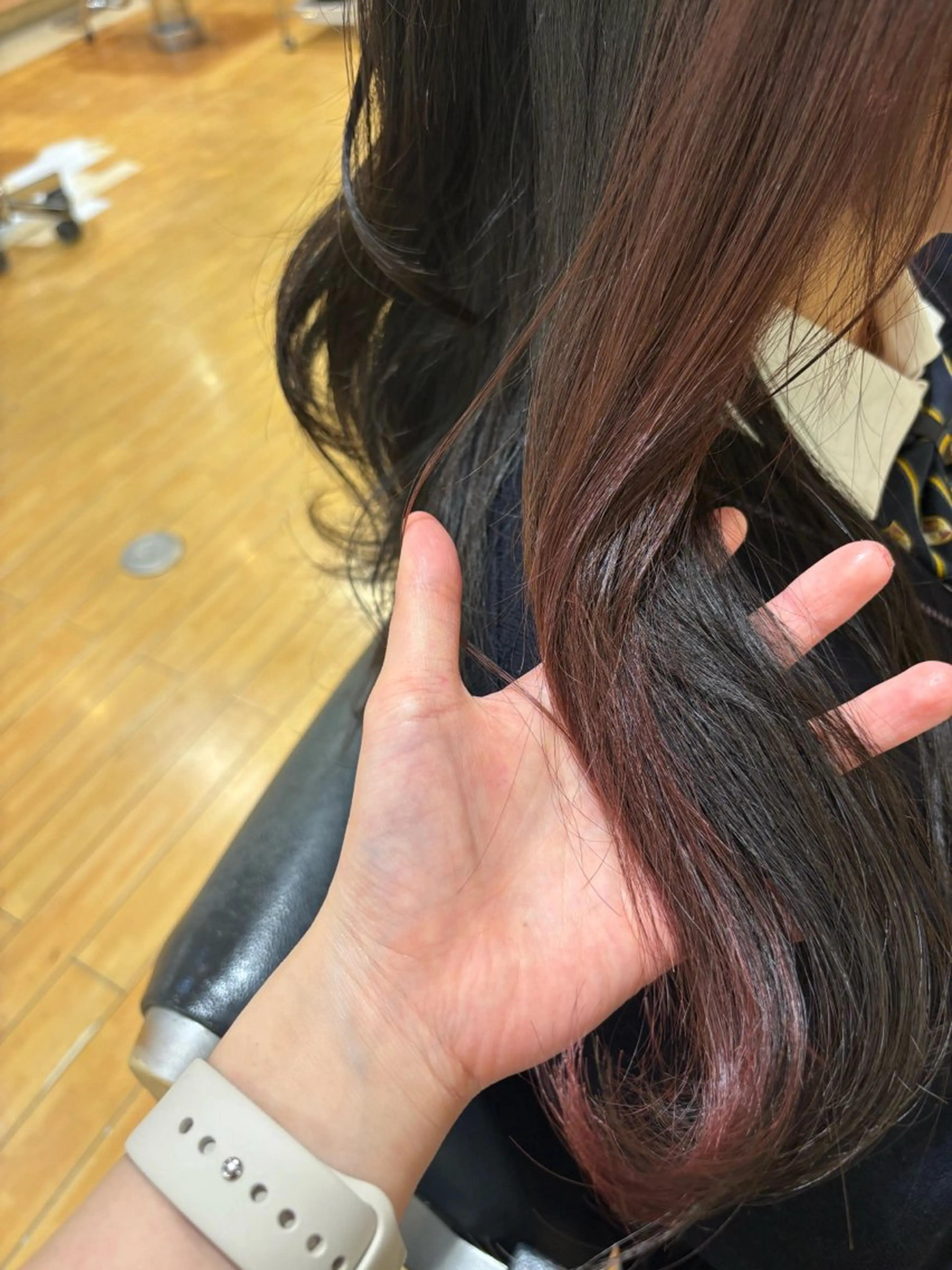 ロング カラー 井上 未悠のヘアスタイル