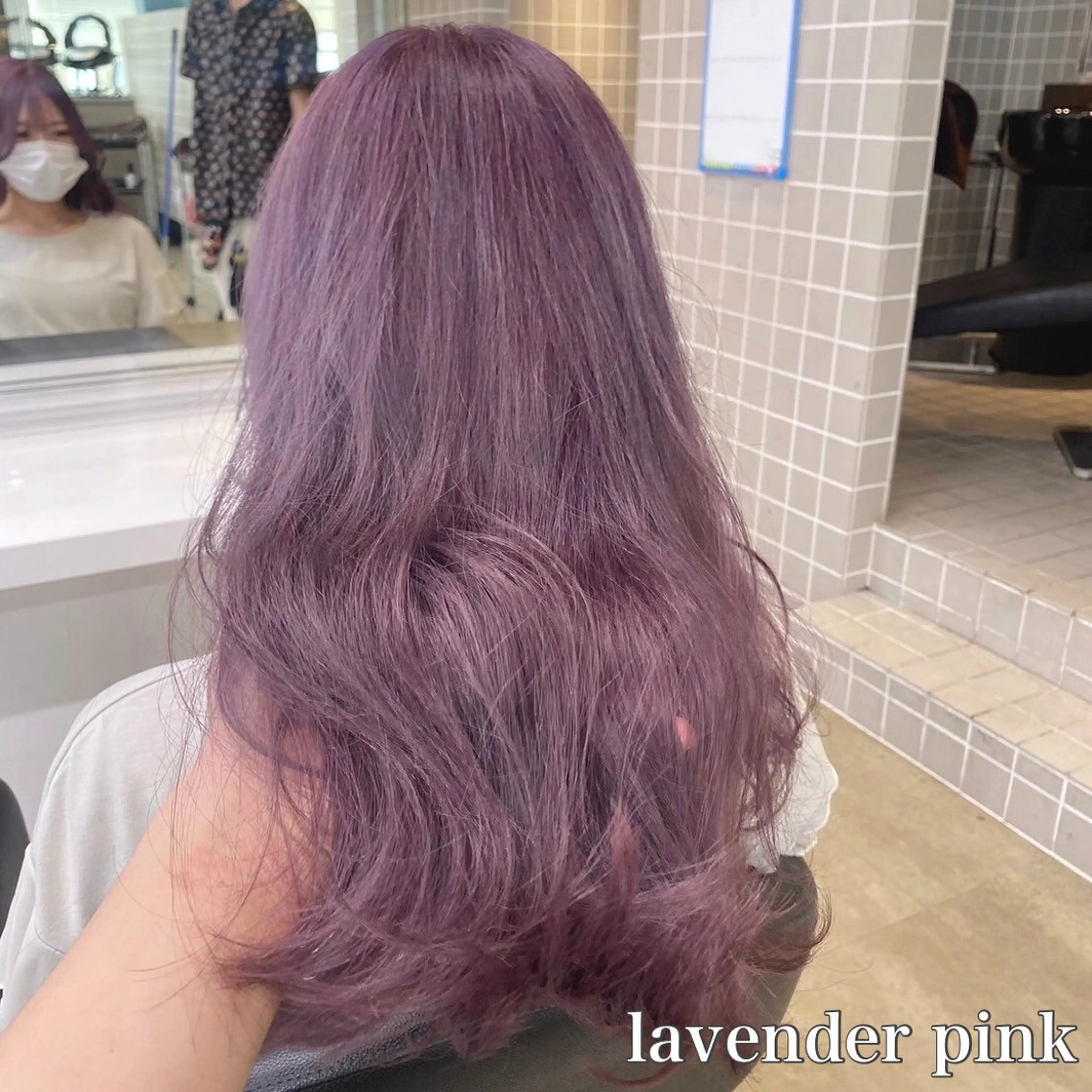 セミロング カラー ヘアアレンジ ラベンダーカラー 🩵ダメージレス艶感 ハイトーン🩷のヘアスタイル