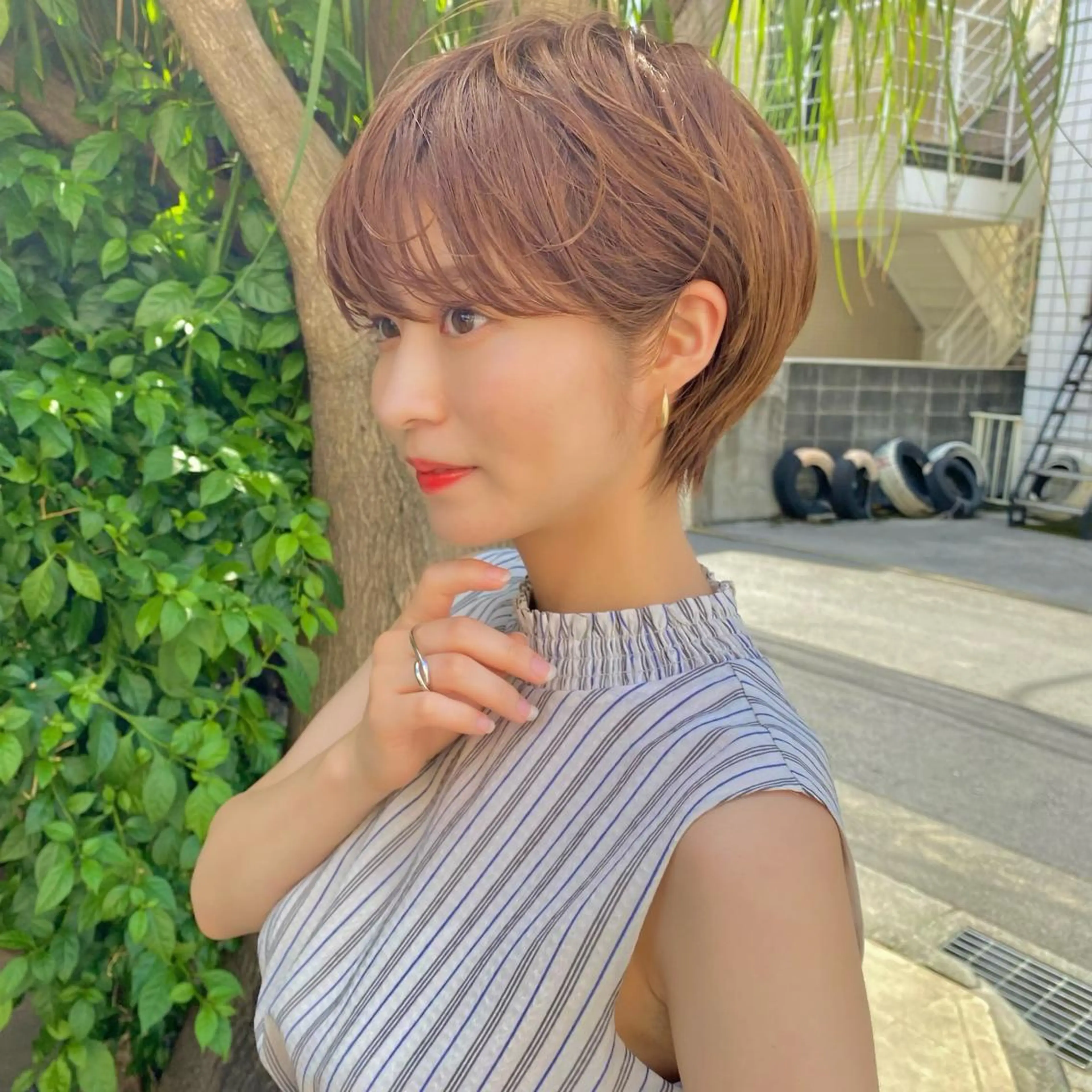 ショート カラー ハンサムショート 丸みショート ショートヘア カット ヘアカラー トリートメント ボブ/縮毛矯正/ レイヤー/塚田のヘアスタイル