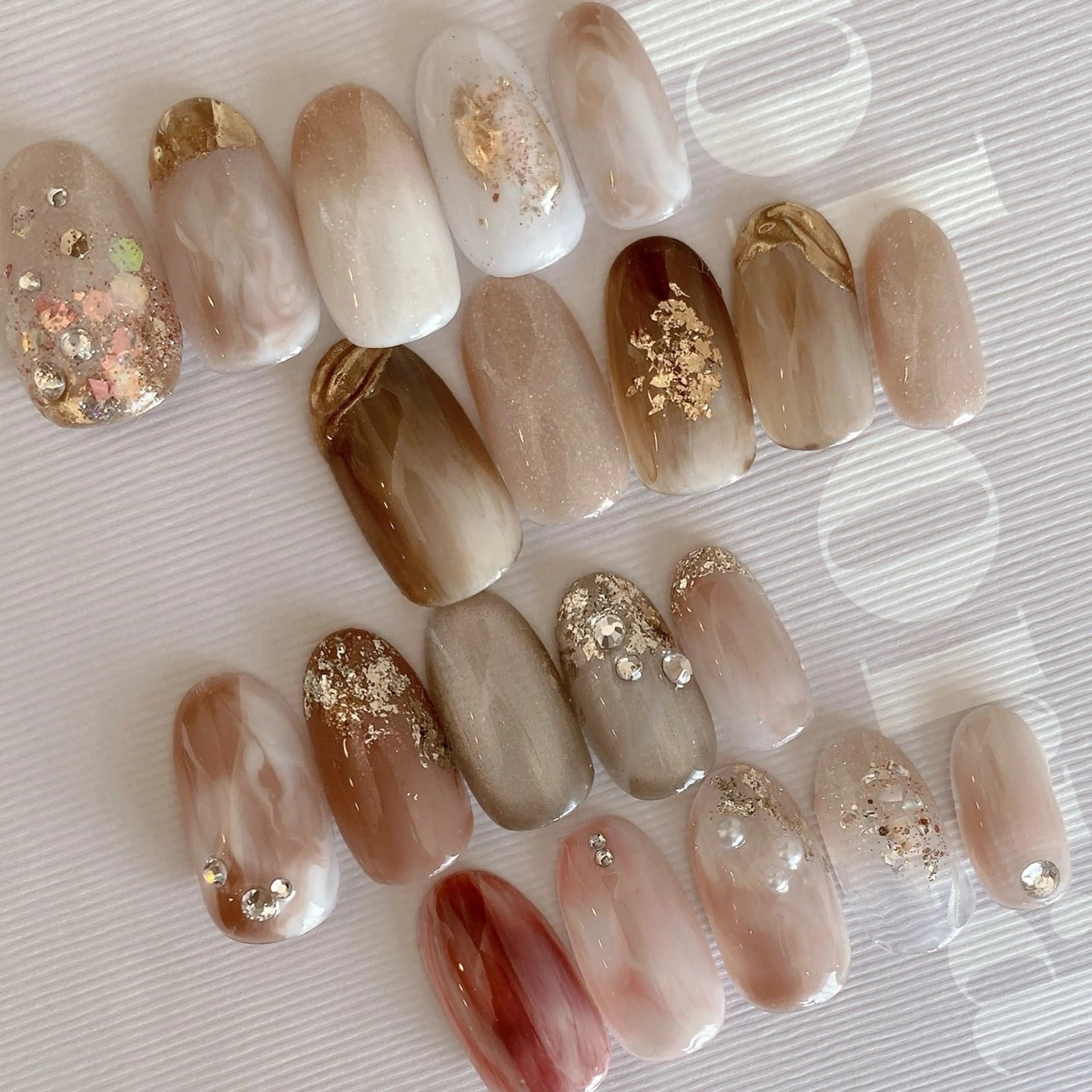 ネイル ニュアンスネイル amuse 手書きニュアンスのネイルデザイン