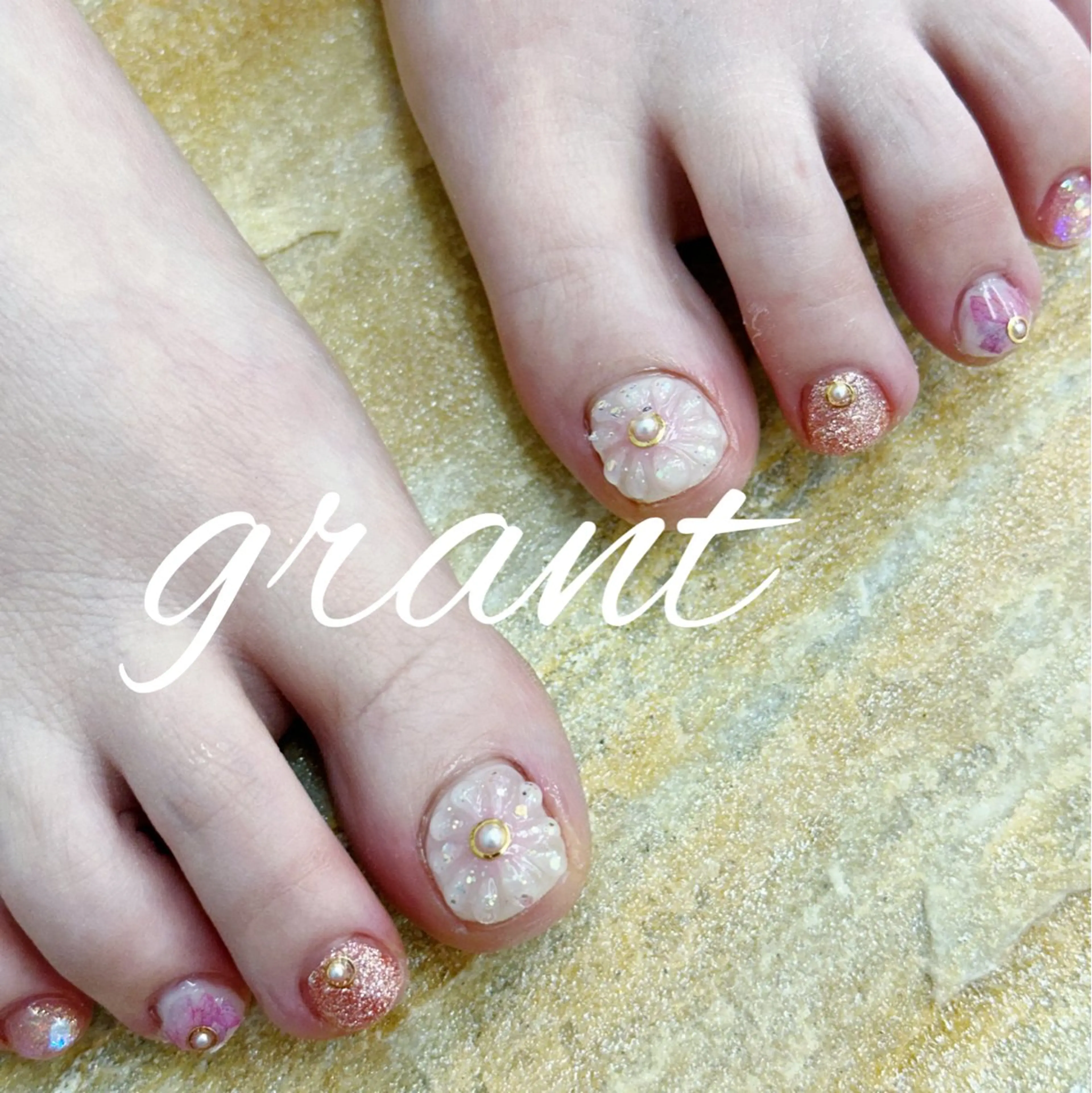 ネイル アートネイル フラワーネイル フットネイル フットネイル nail salon grant所属・nailsalon grantのネイルデザイン
