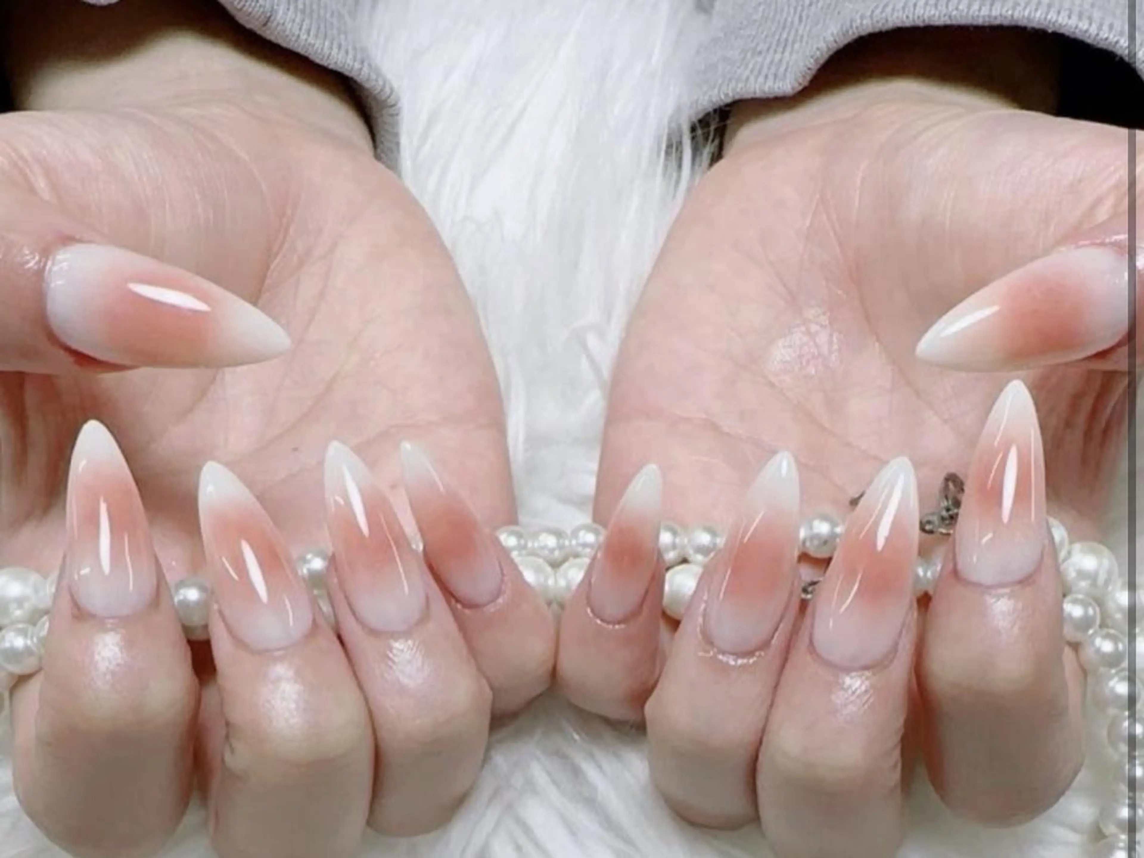 メンズ ネイル アートネイル フレンチネイル ジェルネイル キラキラネイル パラジェル Bloom kabukiのネイルデザイン