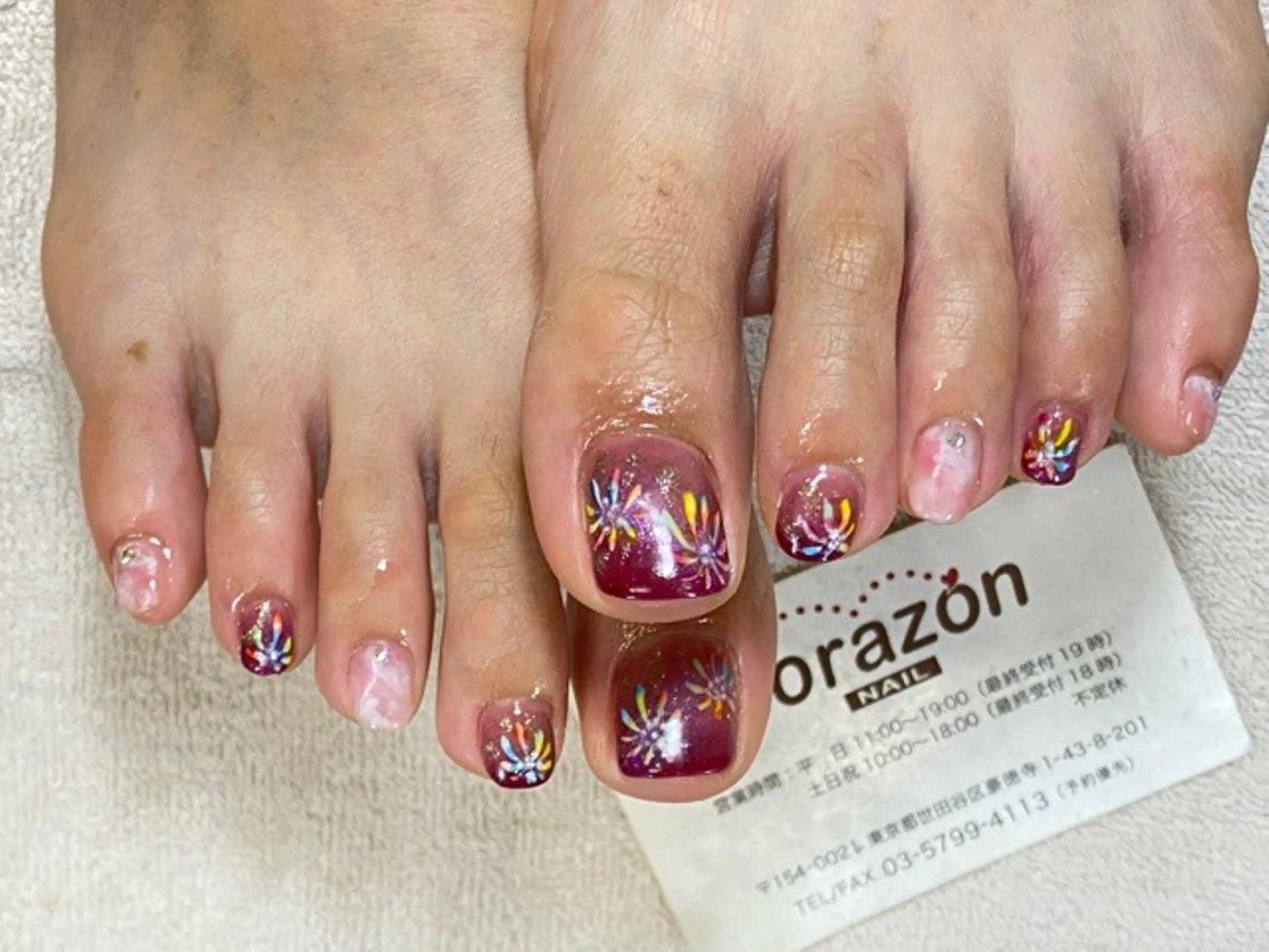 ネイル アートネイル フットネイル グラデーション ピンク 赤色 corazon所属・ネイリスト aicoのネイルデザイン