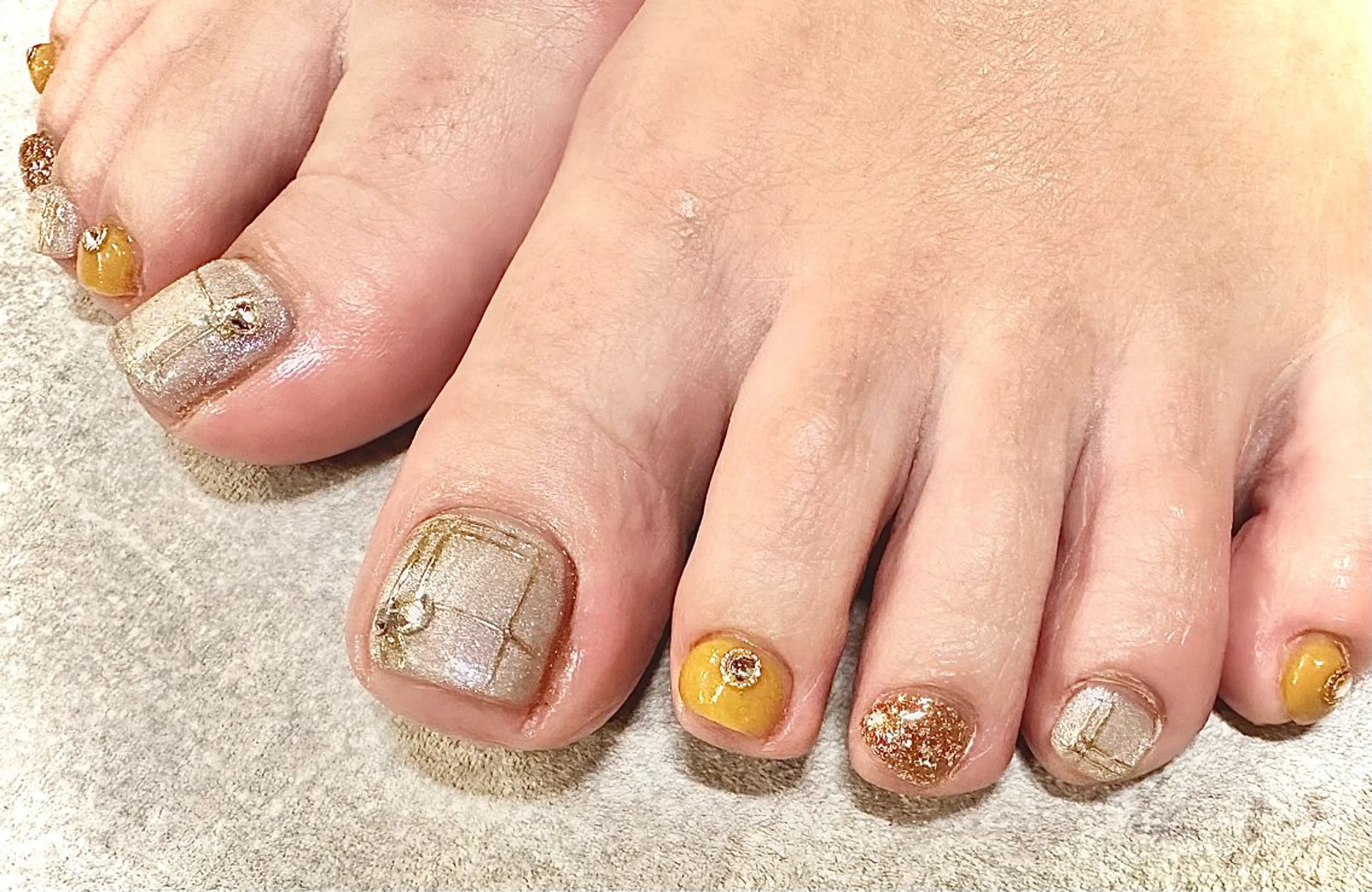 ネイル フットネイル 高多 瑠美のネイルデザイン