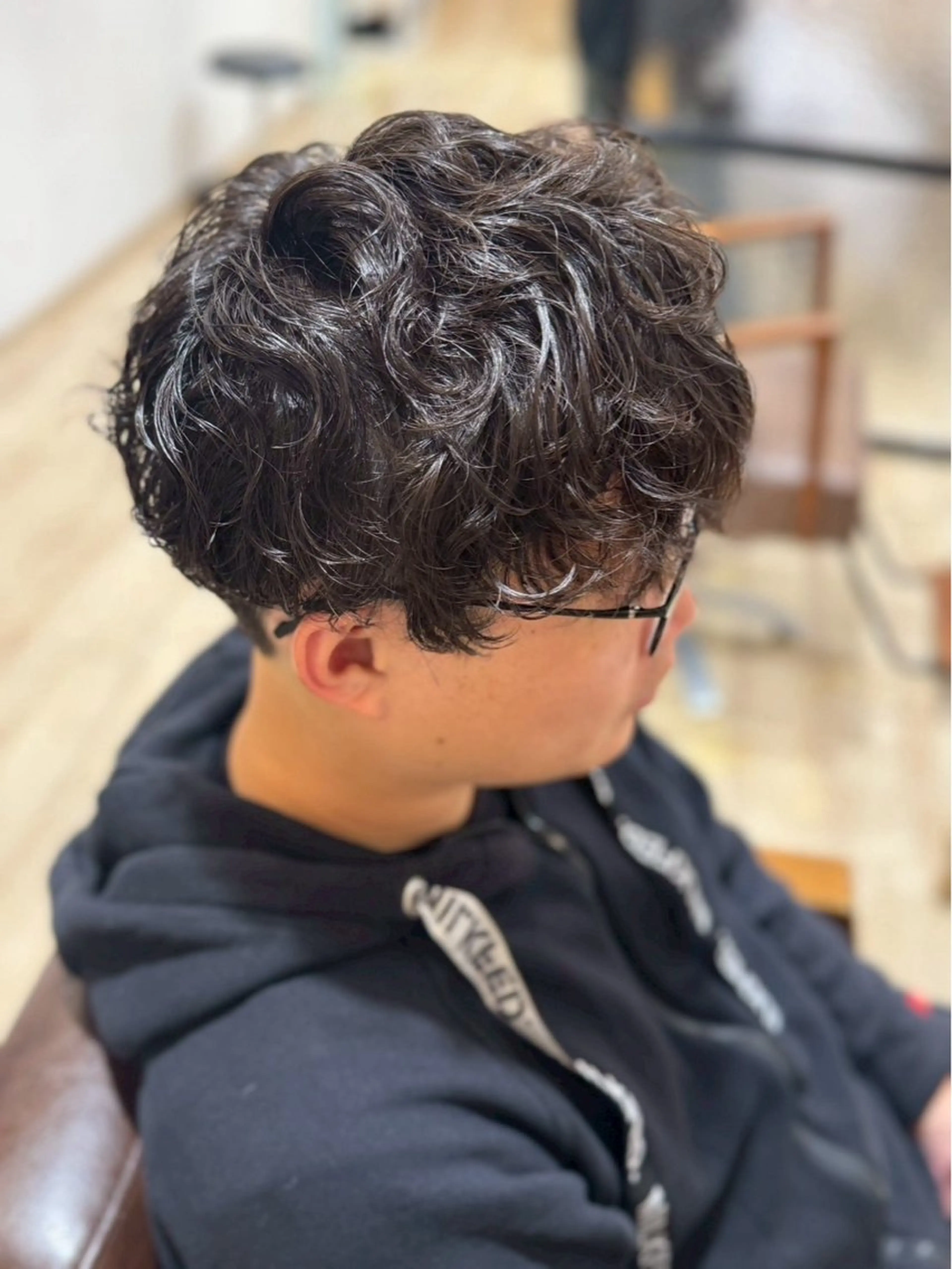 メンズ ヘアカラー 三輪 あおいのヘアスタイル