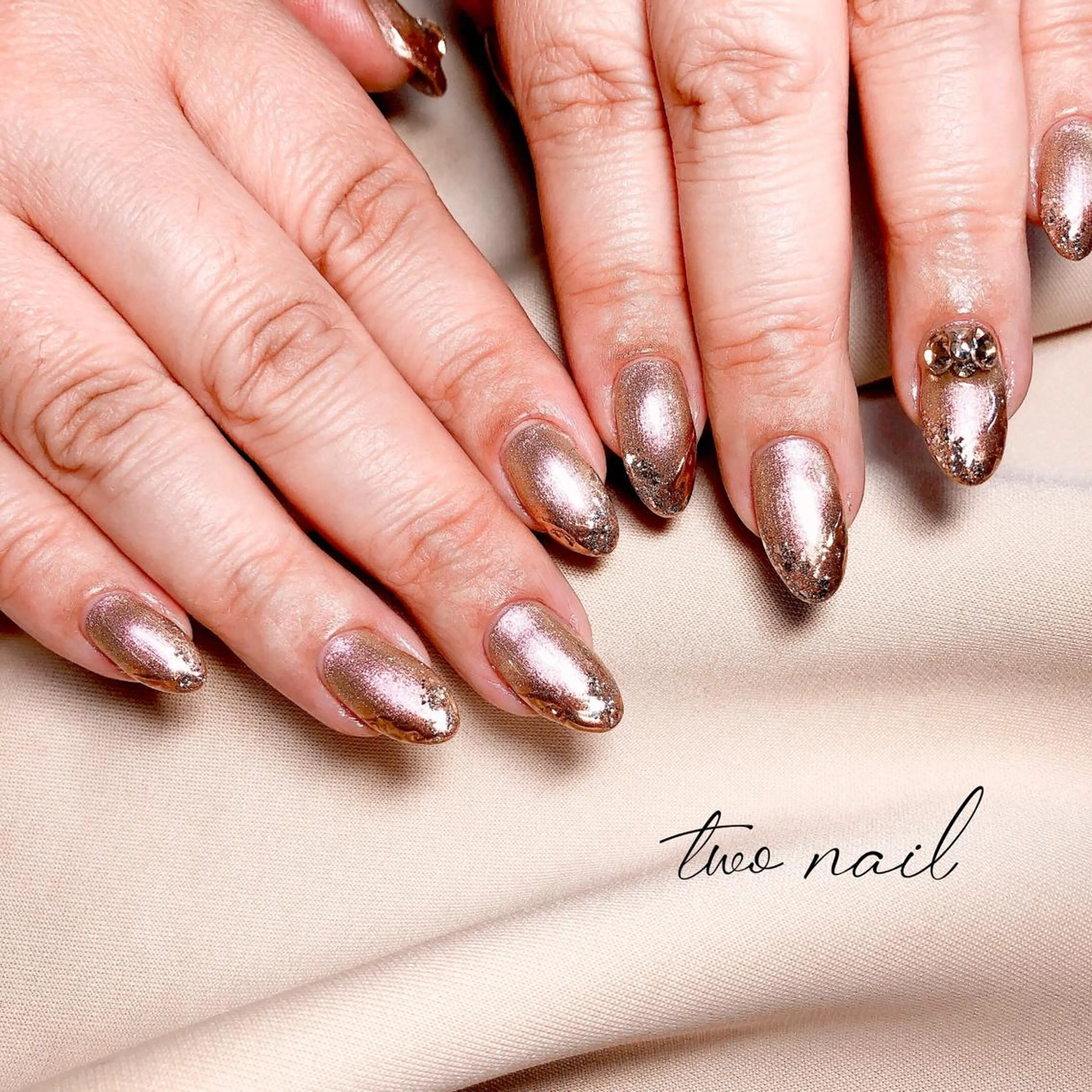 ネイル アートネイル フットネイル ハート ニュアンスネイル ホワイト two nailのネイルデザイン