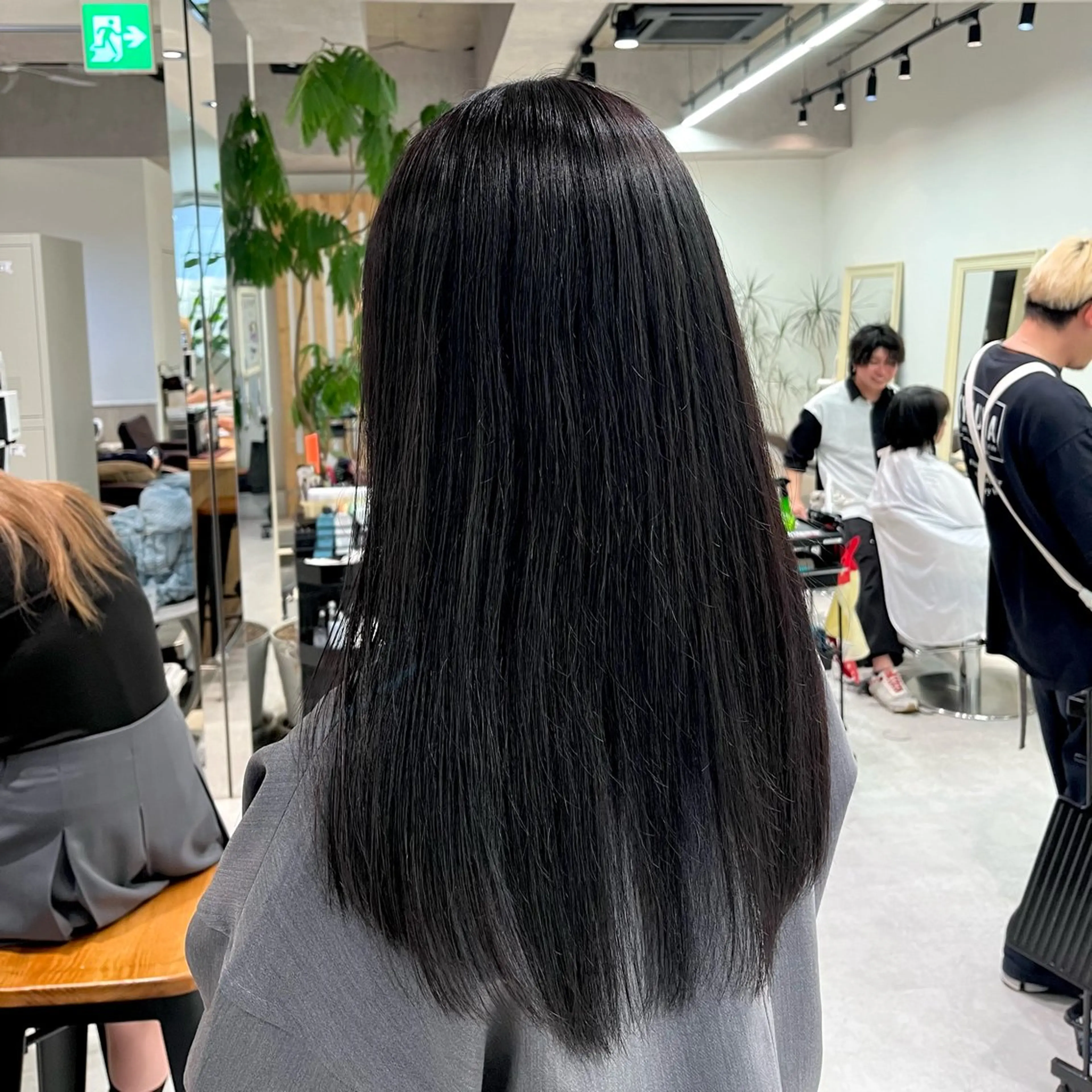 セミロング omocha umiのヘアスタイル