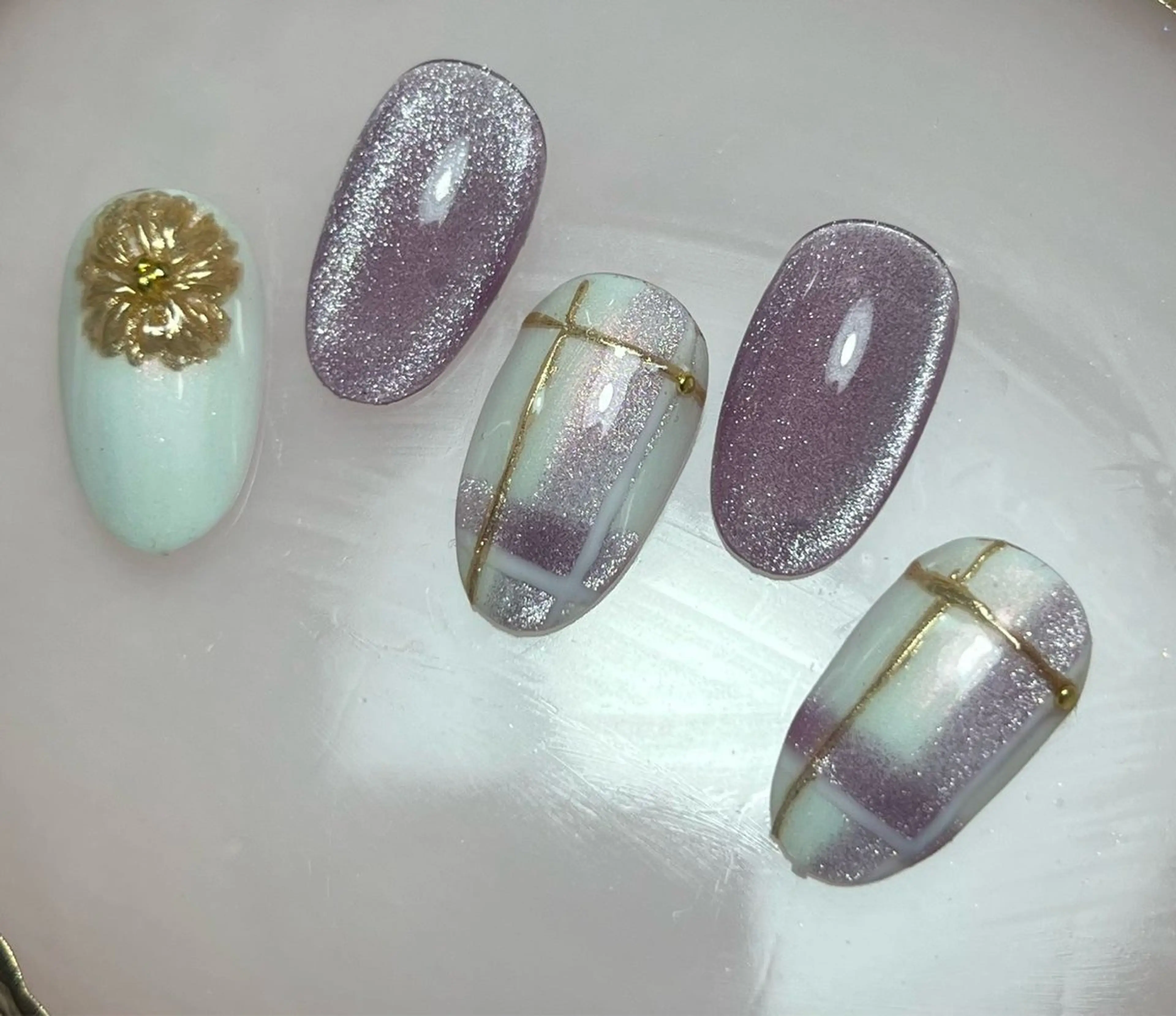 セミロング ビューティーフル Aのネイルデザイン