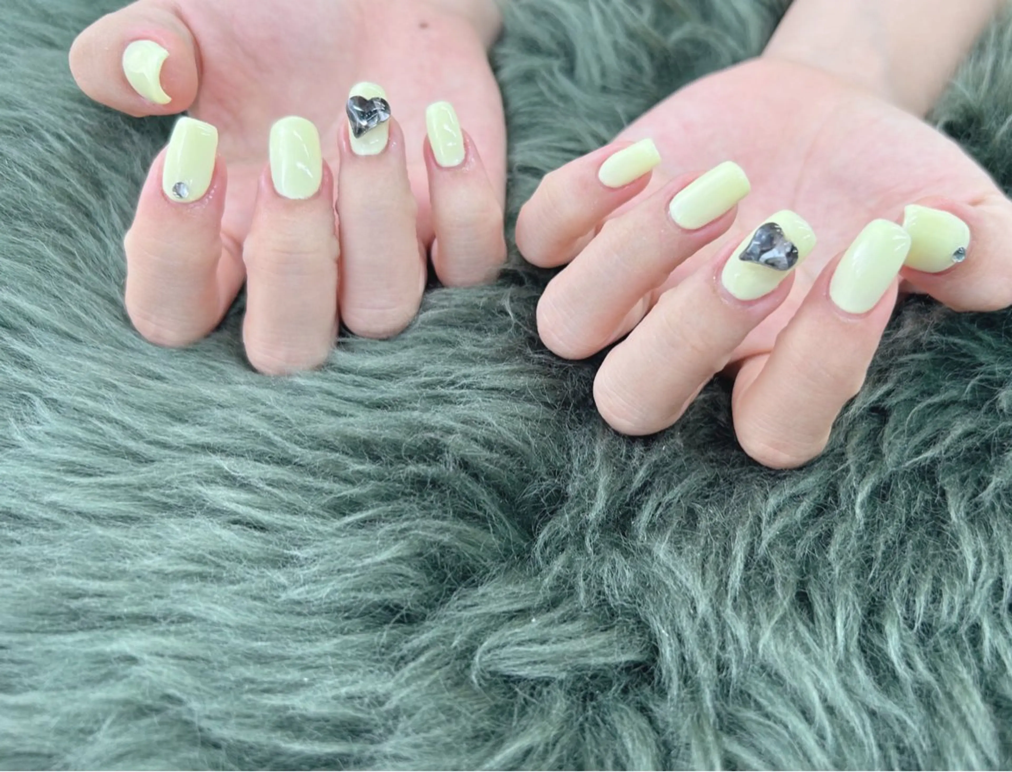 ネイル パステルネイル 黄色 ハンドネイル Nail Salon agré所属・agré ネイルサロン　アグレのネイルデザイン