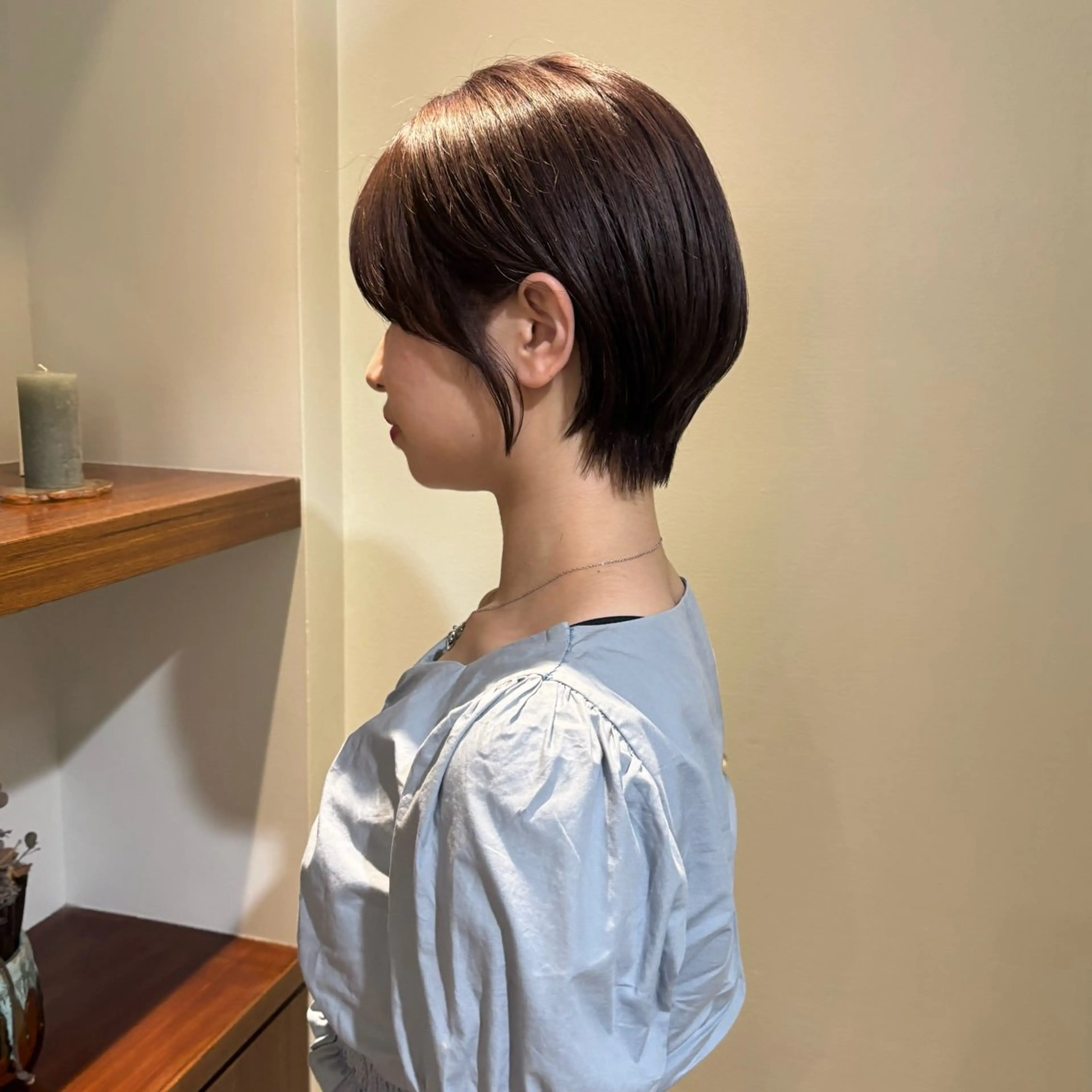 ショート グレージュ🐰透明感 カラー🫧akihoのヘアスタイル