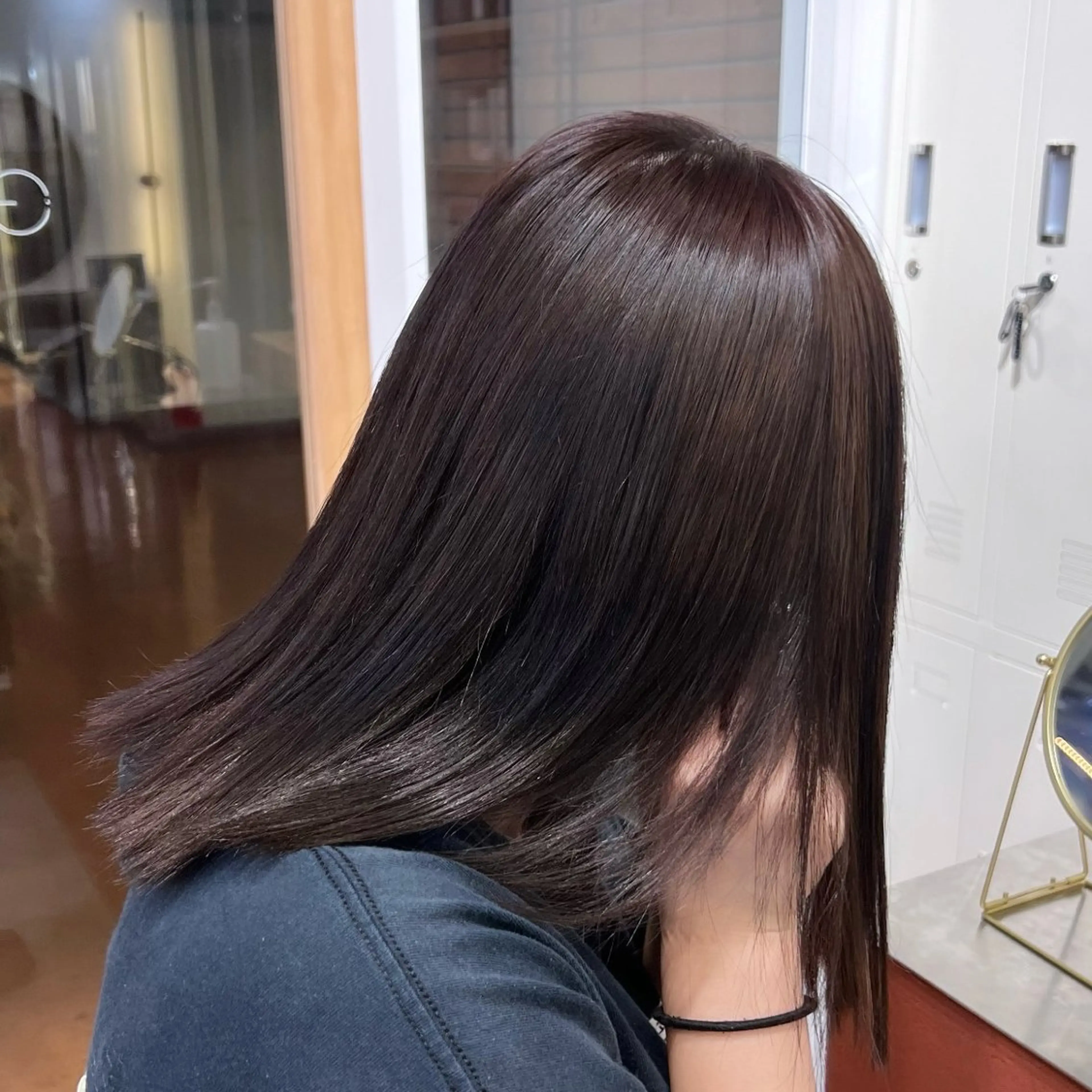 ロング カラー パーマ ベージュカラー 黒髪 ブルーカラー ブルーブラック ブラウンカラー カット ヘアカラー 縮毛矯正 トリートメント ブリーチなし/ ベージュ/akiraのヘアスタイル