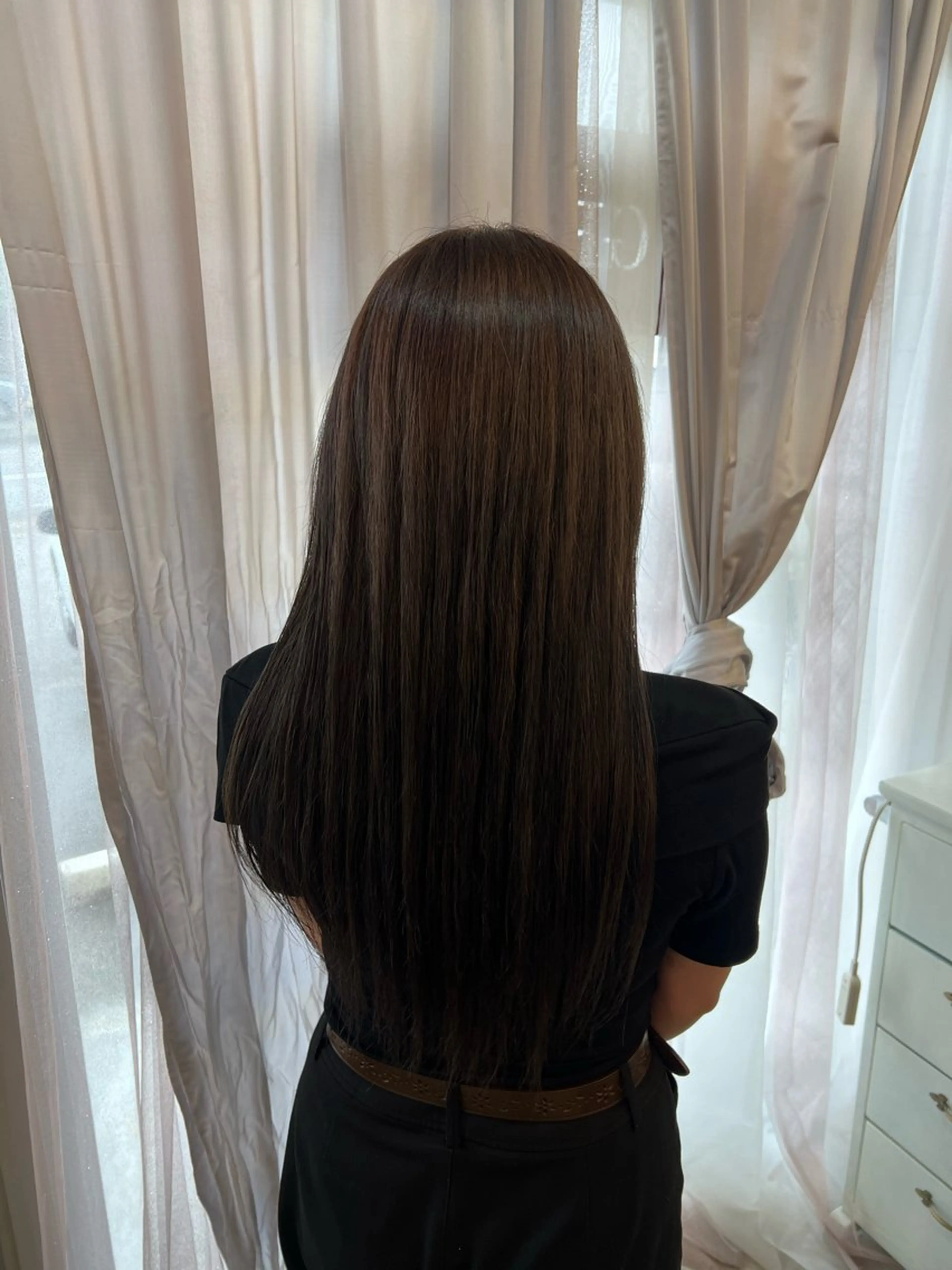 ロング カラー ブラウンカラー ダークブラウン hairグラチア所属・新城 奈央のヘアスタイル