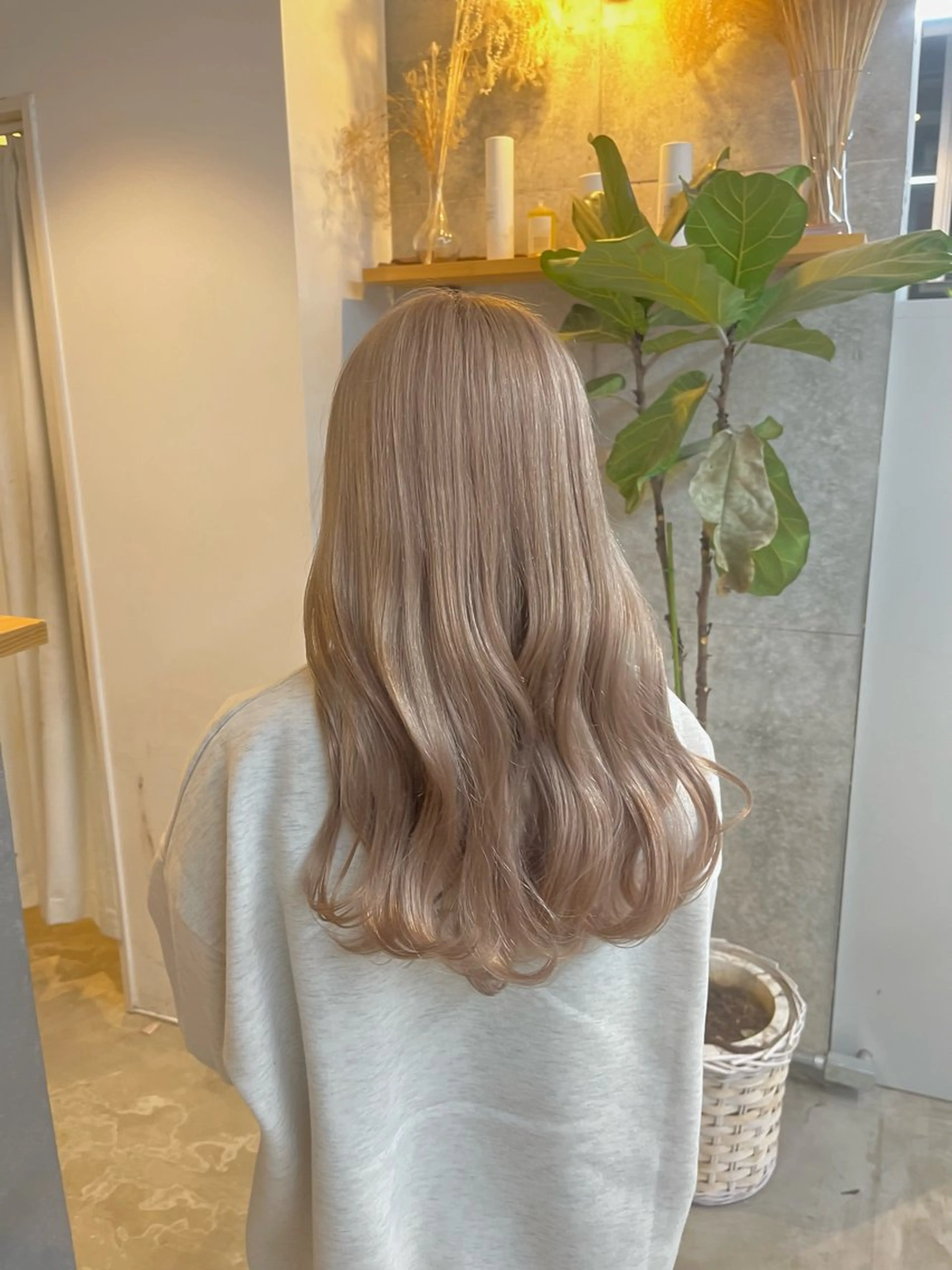 セミロング カラー ヘアカラー ハイトーンカラ ー/小川のヘアスタイル