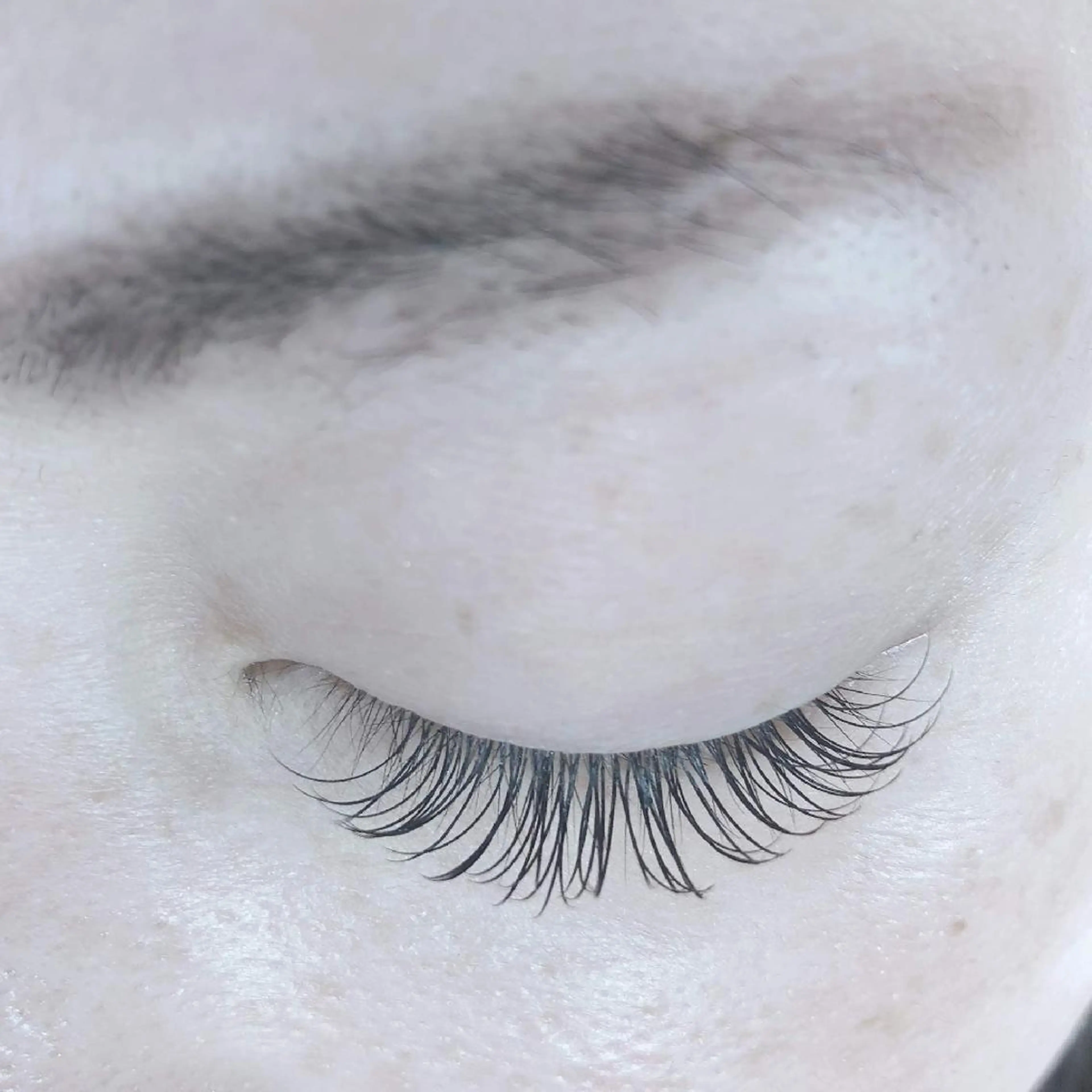 マツエク・マツパ メンズオーシャンブルー所属・藤中 満里奈の眉毛・アイブロウイメージ