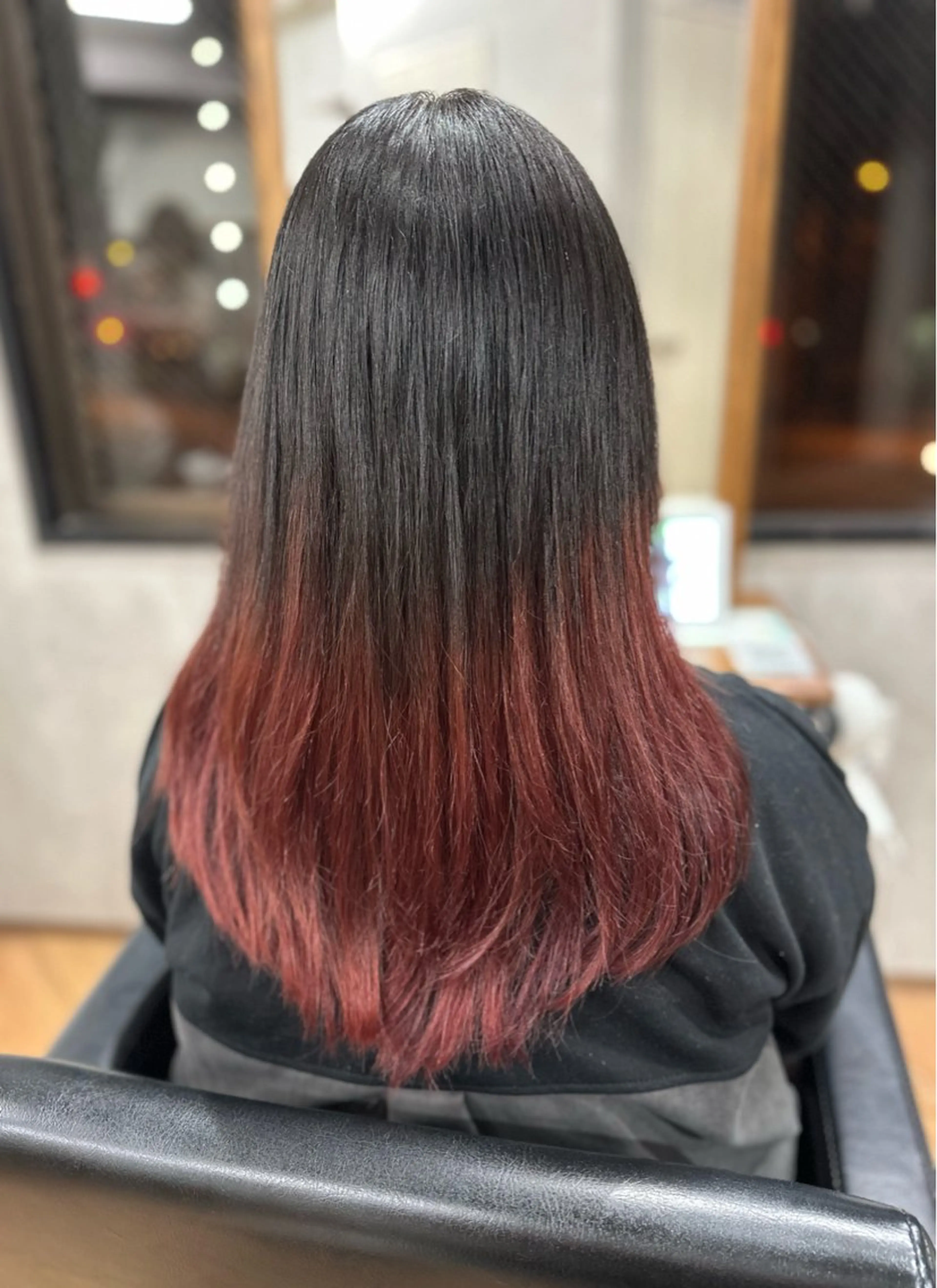 セミロング ヘアカラー ✂️秋葉原 🤍YURI🤍のヘアスタイル