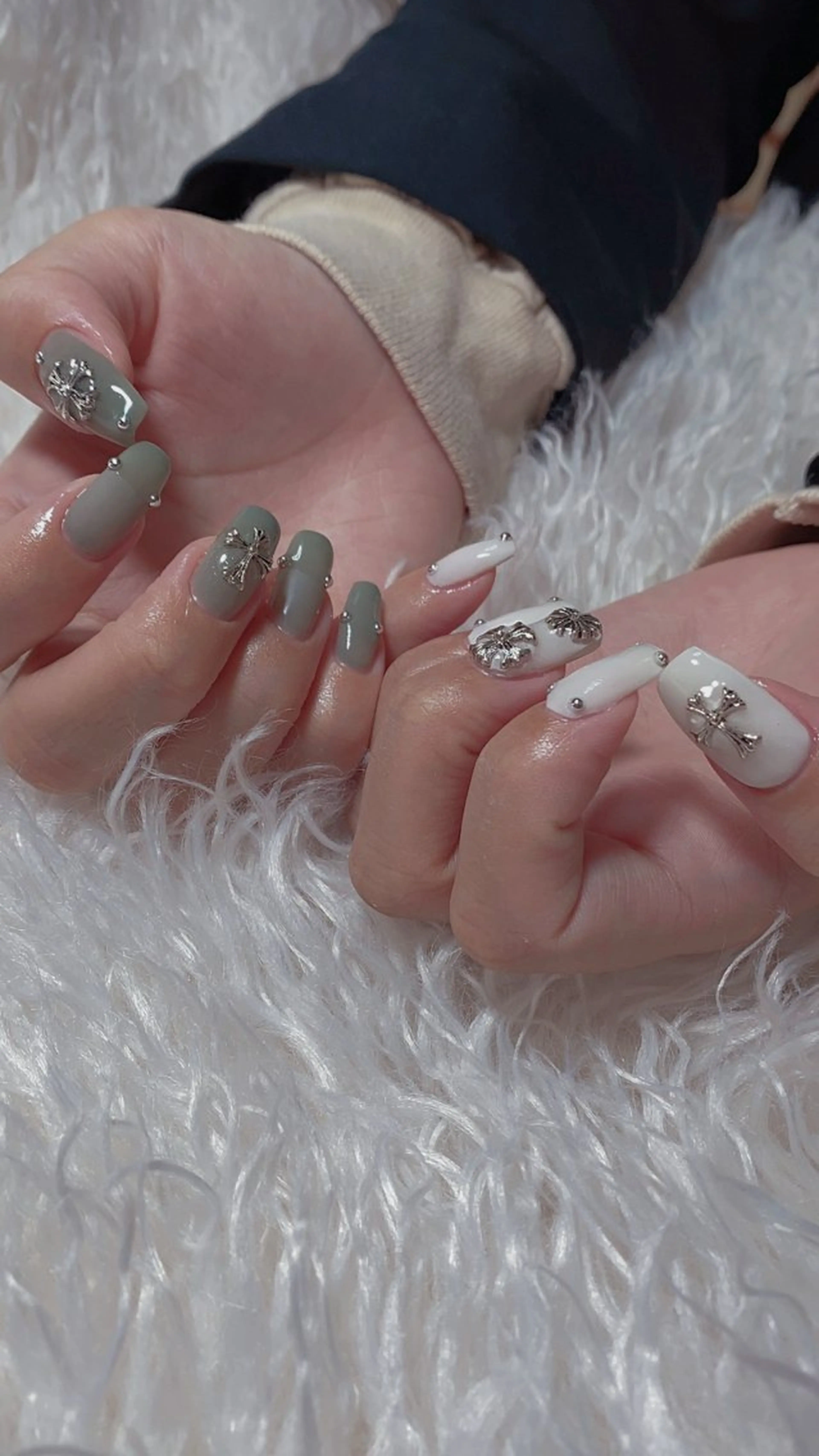 ネイル ハンドネイル n o q r m. n a c h iのネイルデザイン