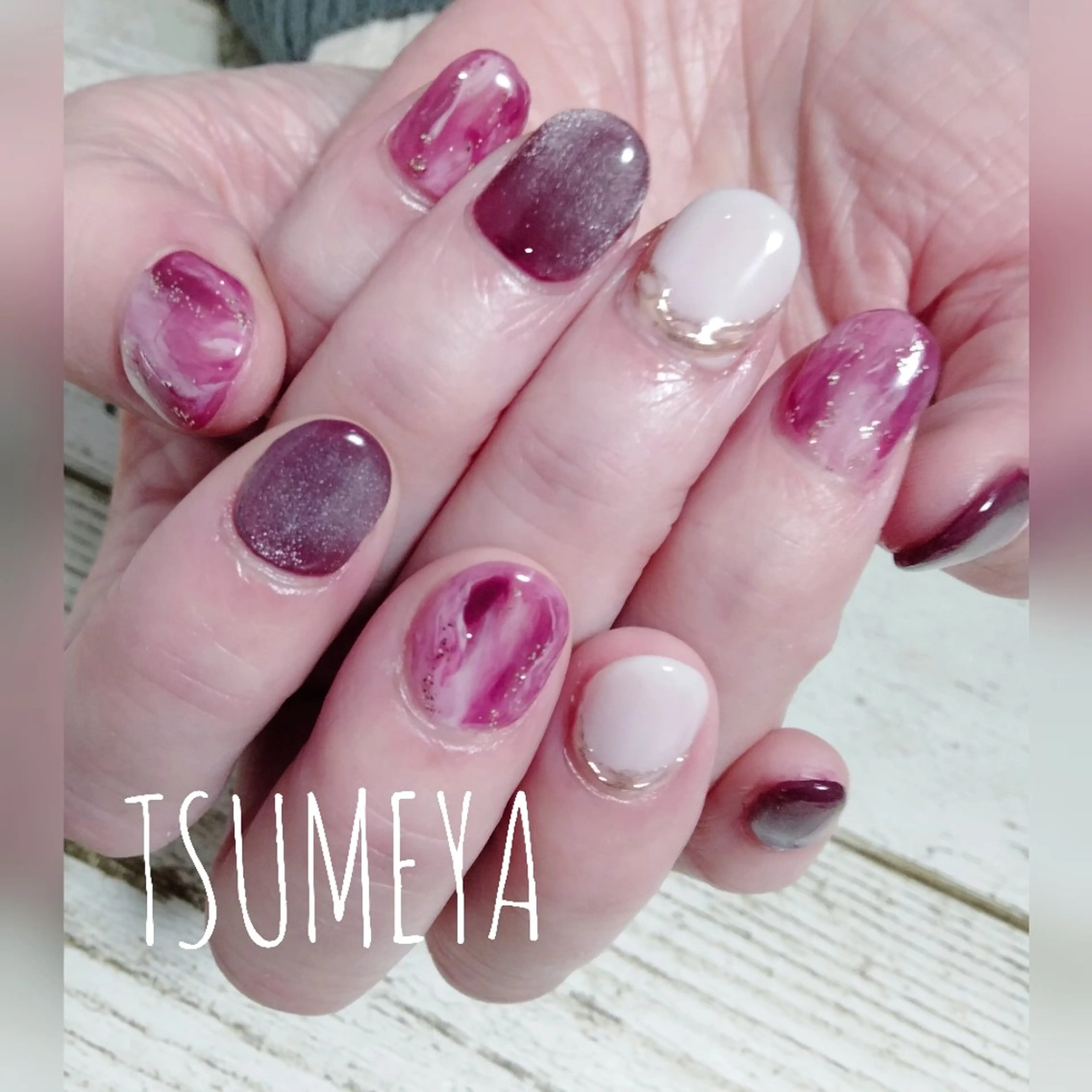 ネイル ボルドー マグネットネイル 冬ネイル クリスマス ハンドネイル _TSUMEYA _のネイルデザイン