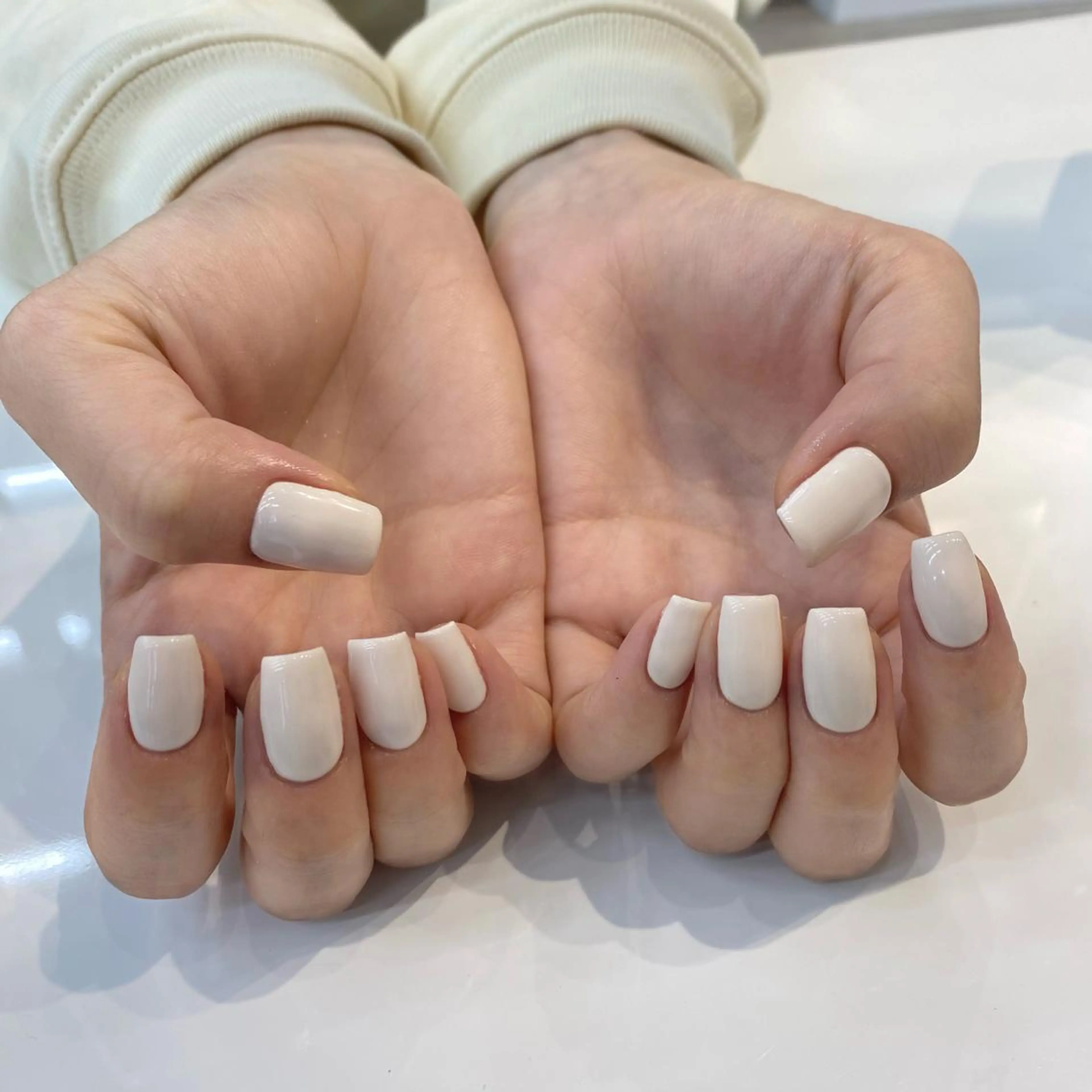 ネイル ホワイト SHELL TOKYO所属・鎌田 玲奈のネイルデザイン