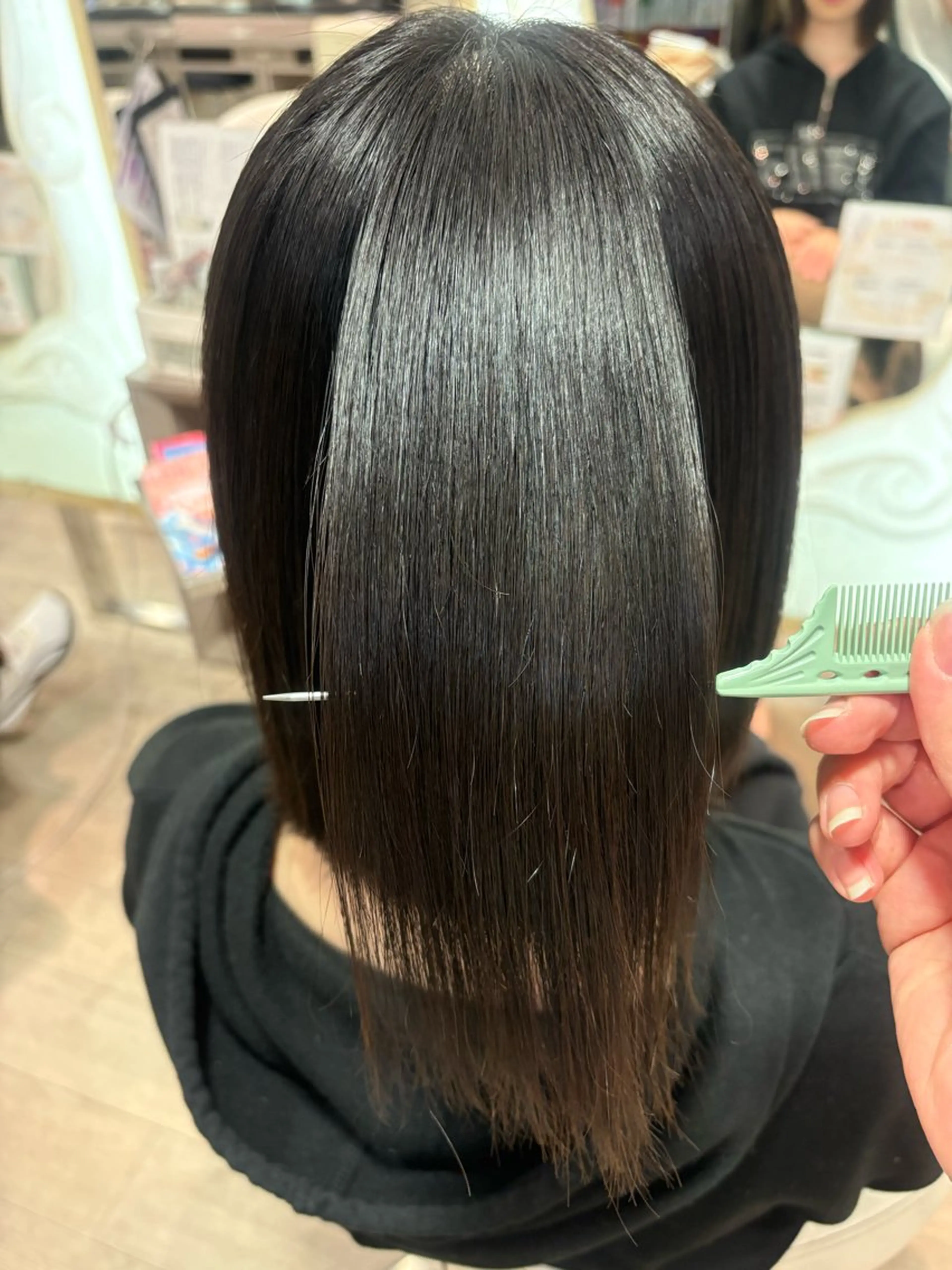 ミディアム 縮毛矯正 レイヤー/ブリ ーチ/ 岡本美優のヘアスタイル