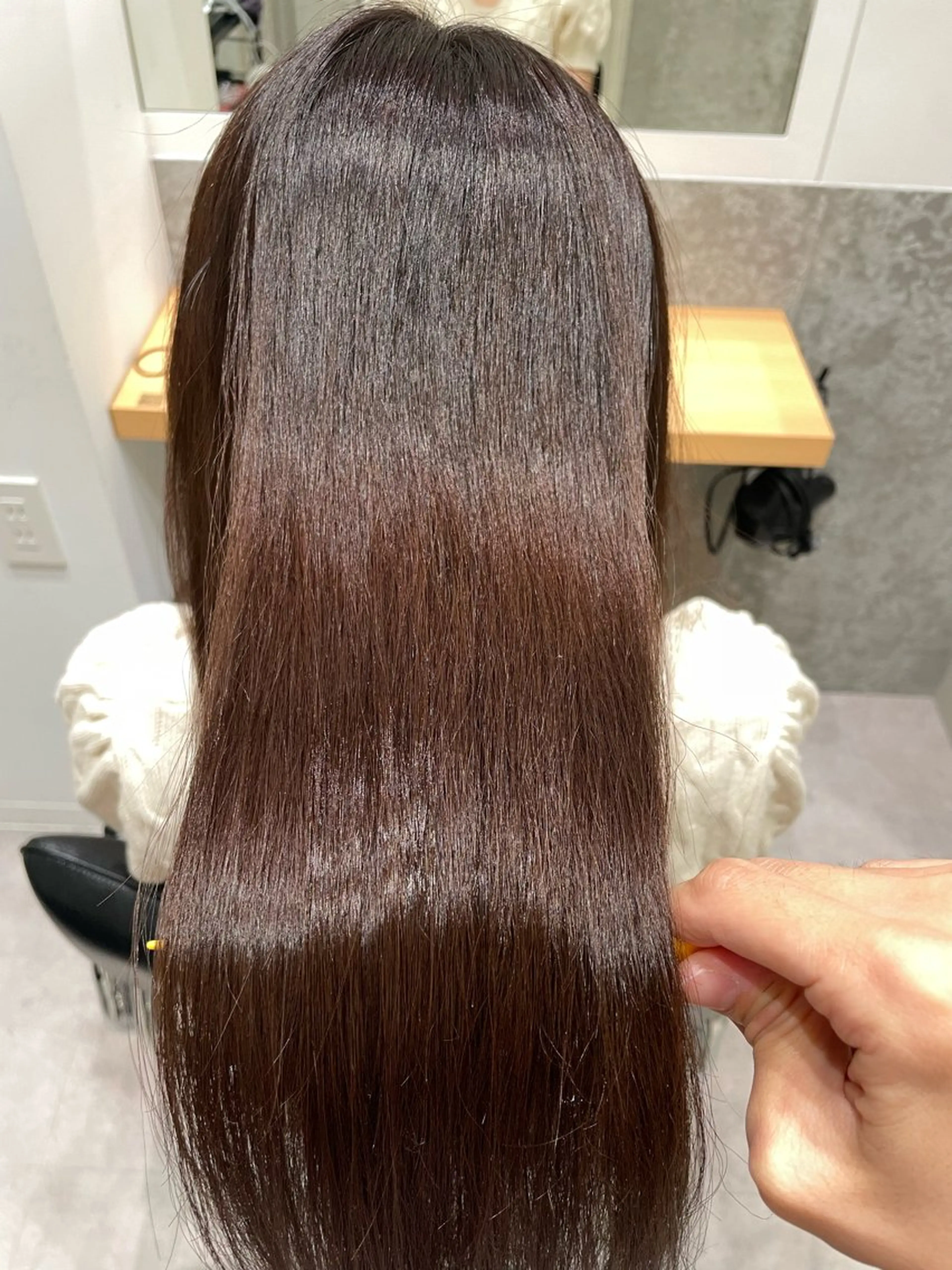 ロング パーマ 髪質改善 ストレートパーマ 小坂 郁美のヘアスタイル