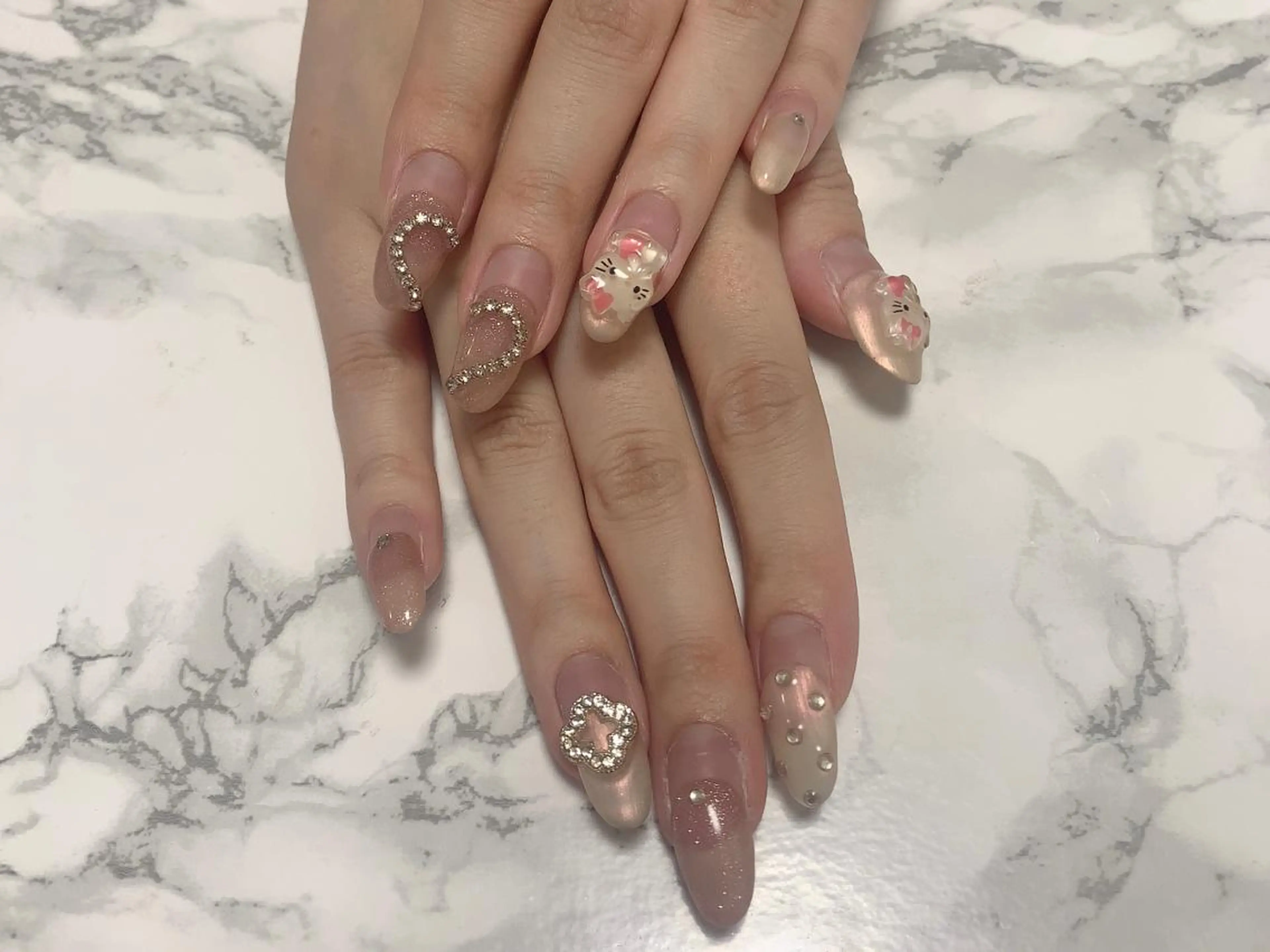 ネイル はな💎ネイル ワンホン、長さ出しのネイルデザイン