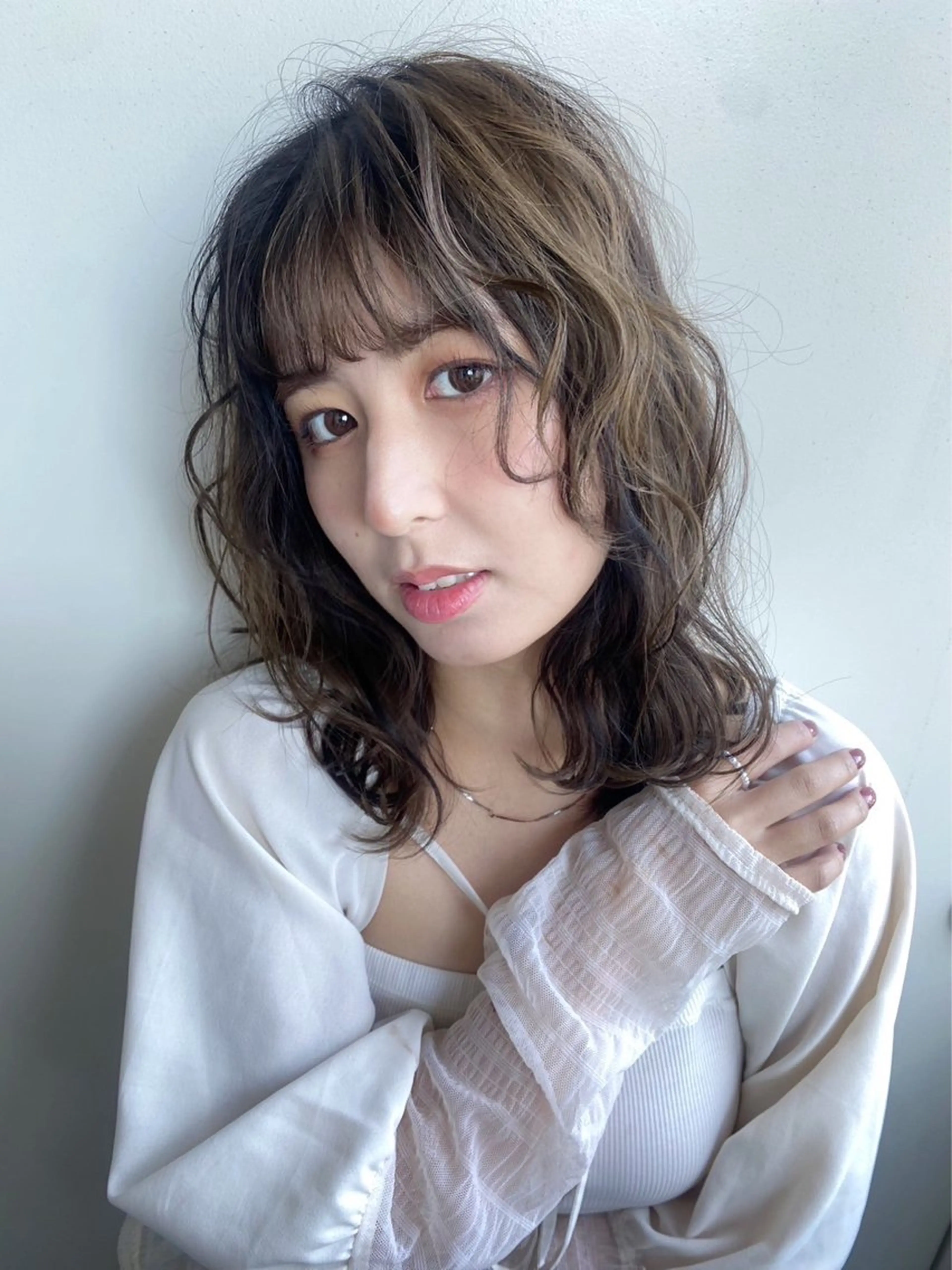 ミディアム 透けるベージュ/ 艶カラー♡のヘアスタイル