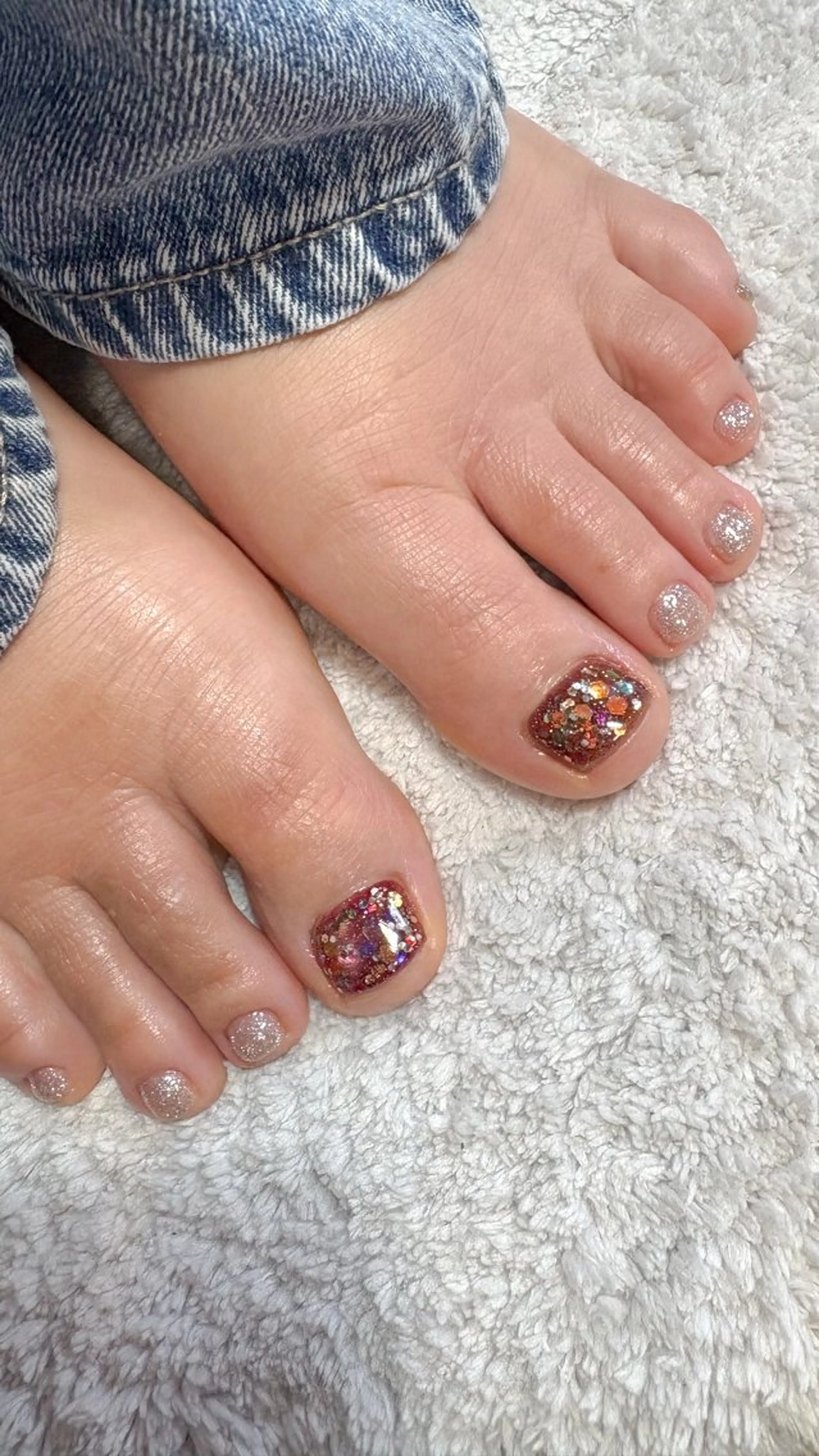 ネイル フットネイル キラキラネイル ハンドネイル 🌲🌳🚪iiit o🌲🌳🌲のネイルデザイン