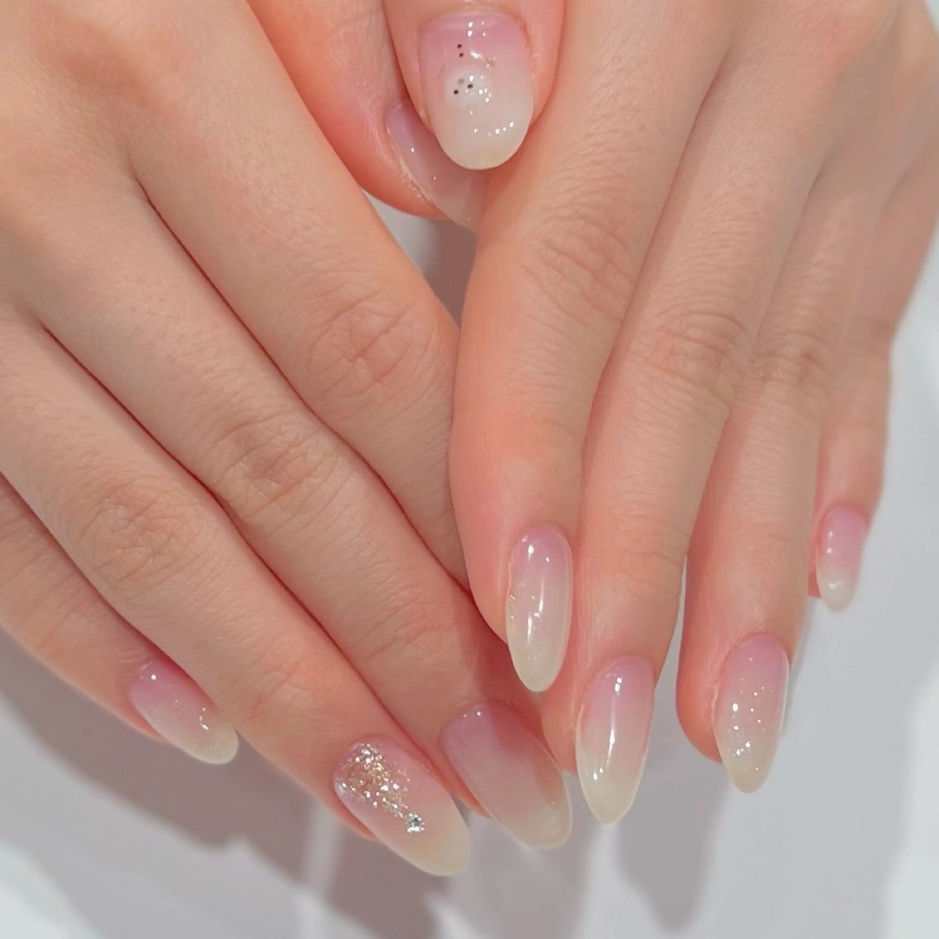 ネイル アートネイル ジェルネイル グラデーション パラジェル 冬ネイル VINGT NAIL Aika.Kのネイルデザイン