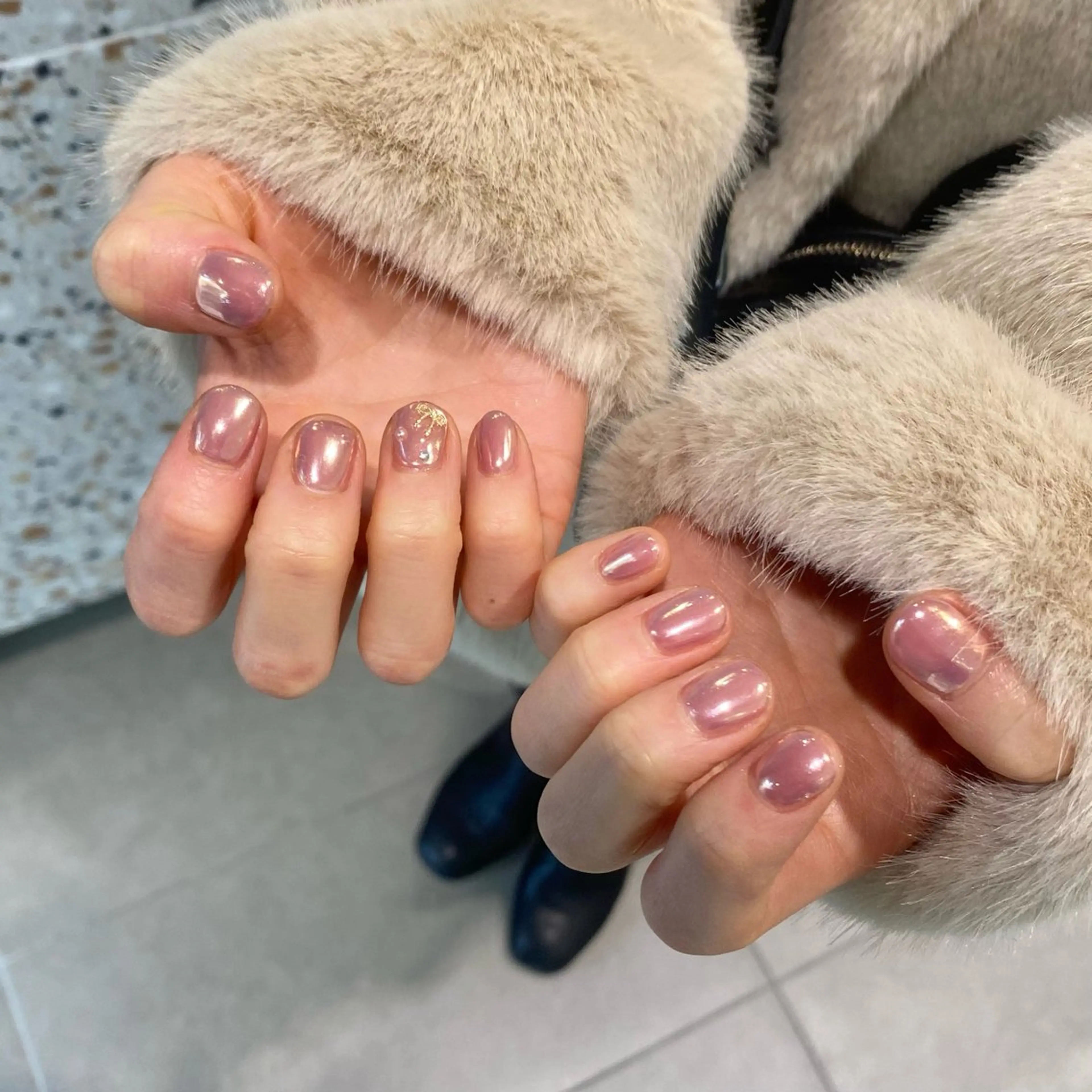 ネイル ミラーネイル ピンク リボン ホワイト WAVY airiのネイルデザイン