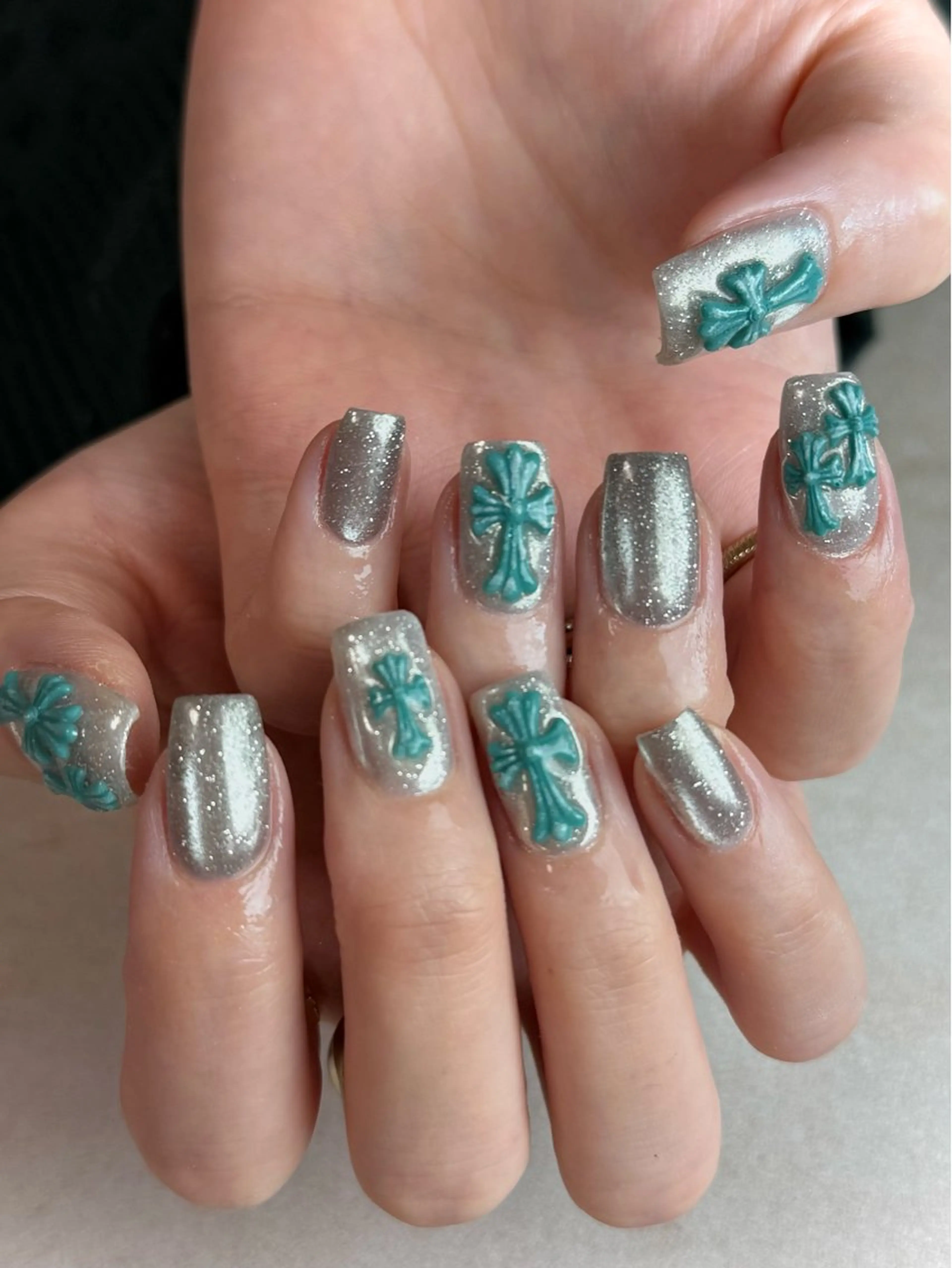 ネイル アートネイル ミラーネイル スカルプネイル 春ネイル ホワイト ハンドネイル ✾ NailRoom Latina🌻💓のネイルデザイン