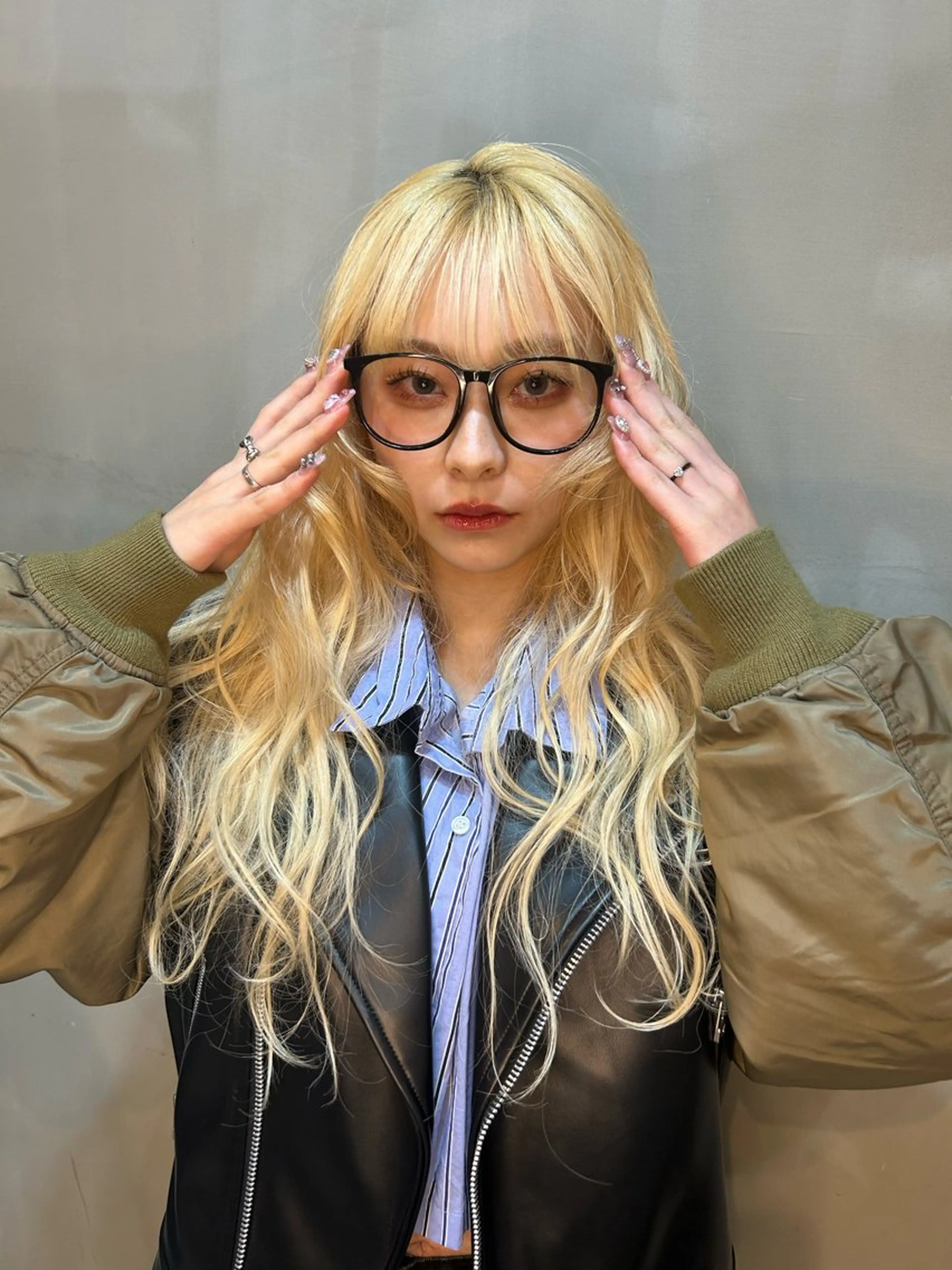 ロング ヘアカラー L STUDIO所属・ハイトーン/ブリーチ 🧁soraのヘアスタイル