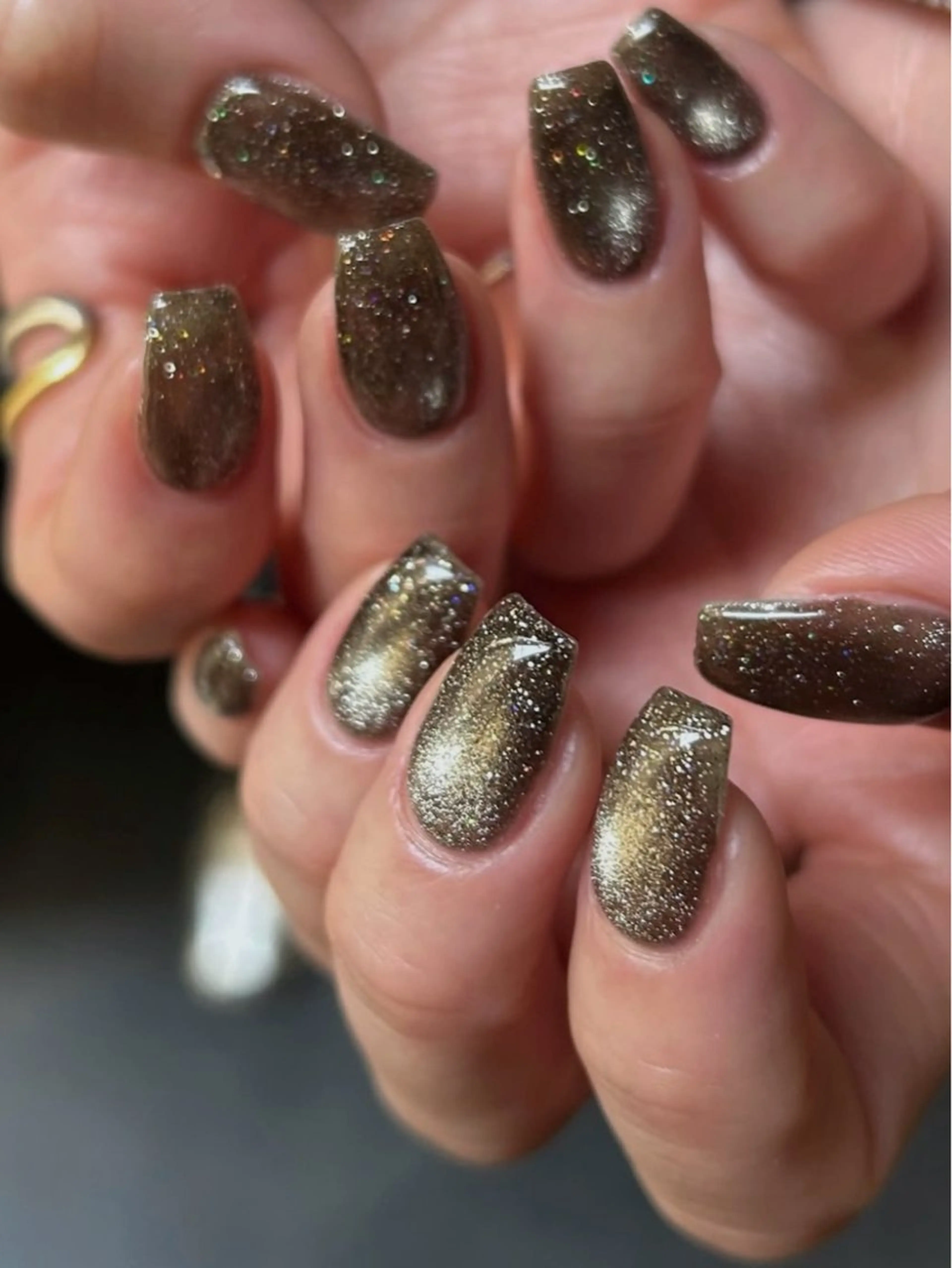 ネイル アートネイル マグネットネイル ニュアンスネイル ぷっくりネイル talo .のネイルデザイン