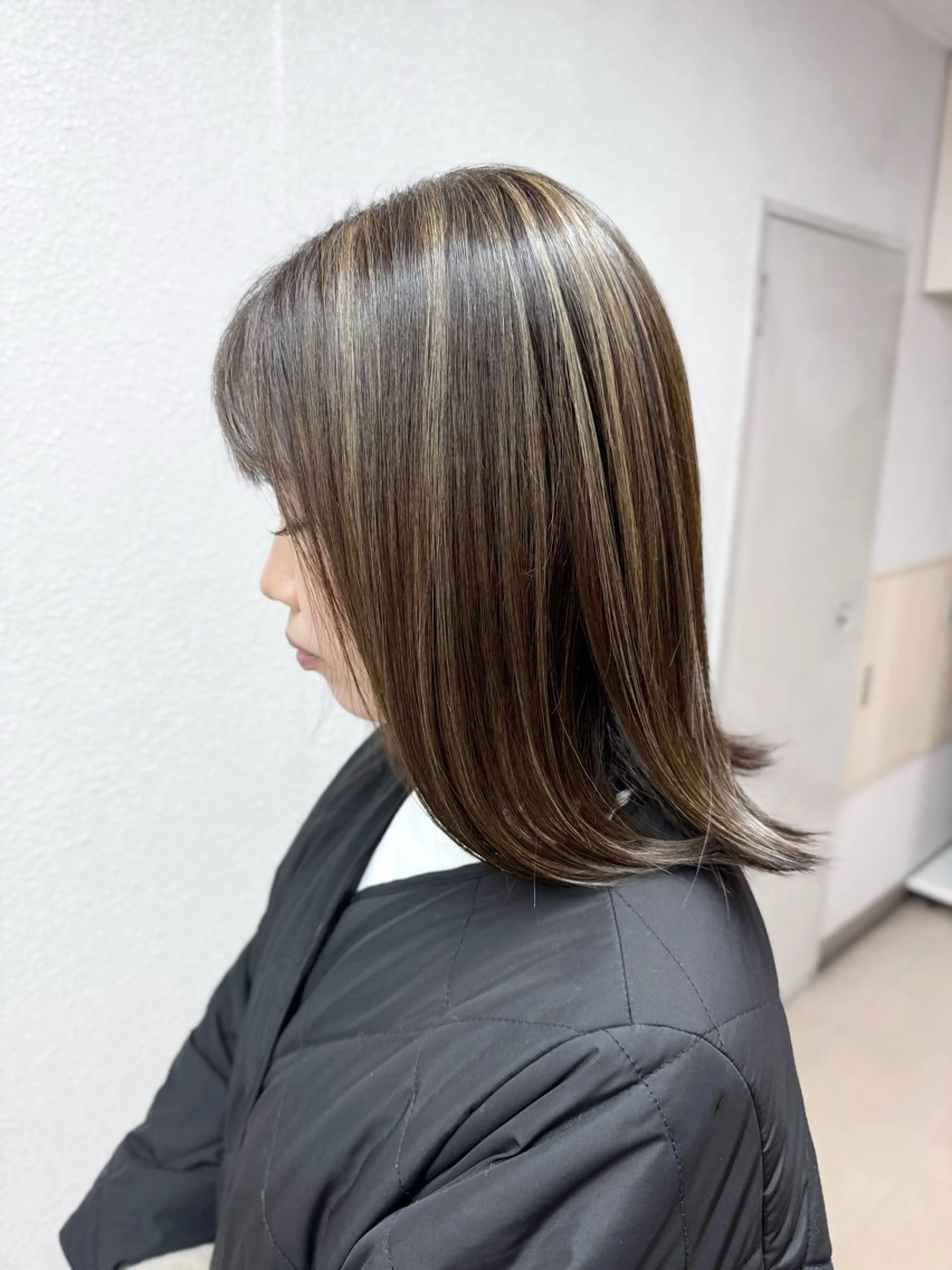 ミディアム カラー 箕畑 麗菜のヘアスタイル