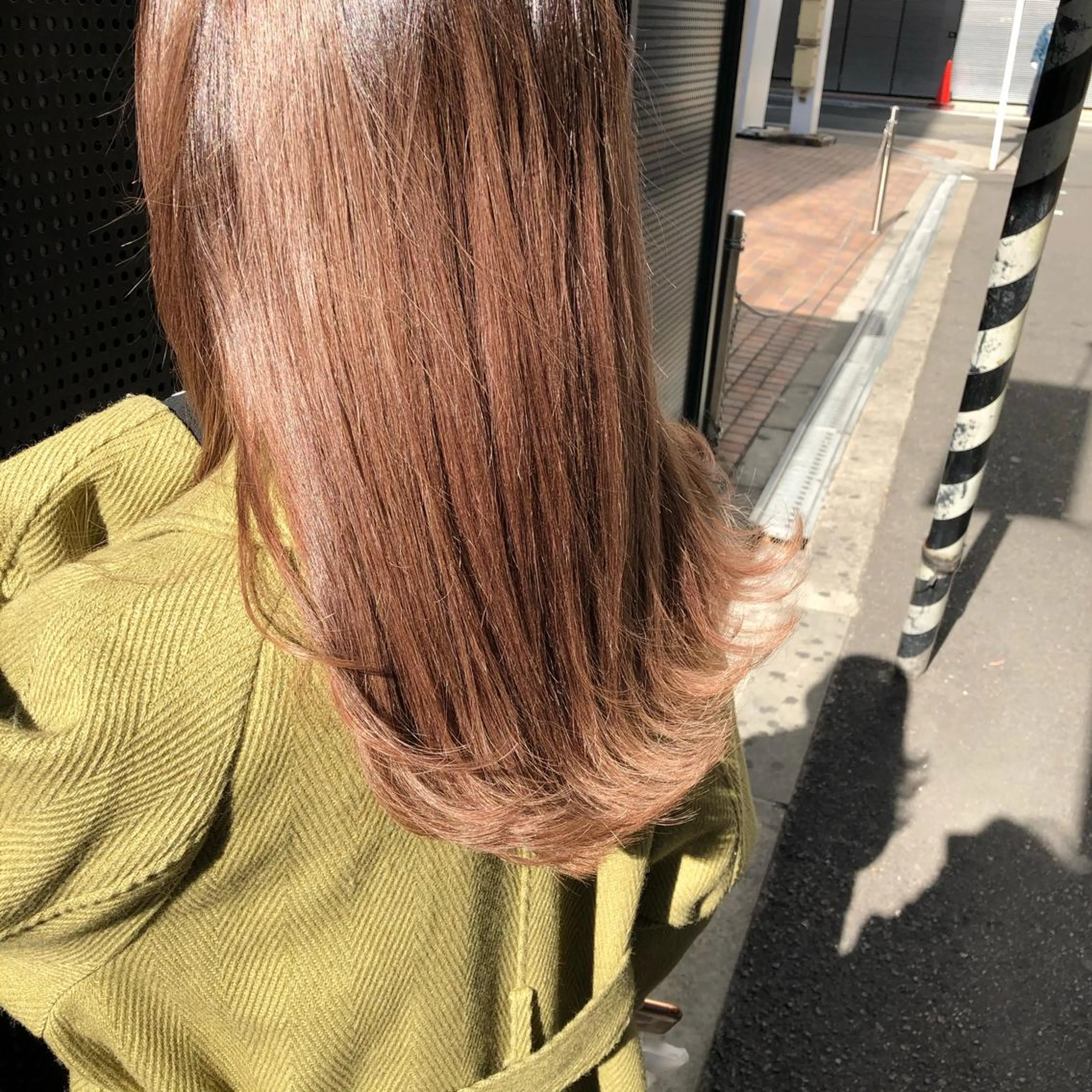 セミロング ，comma momoka🪄のヘアスタイル