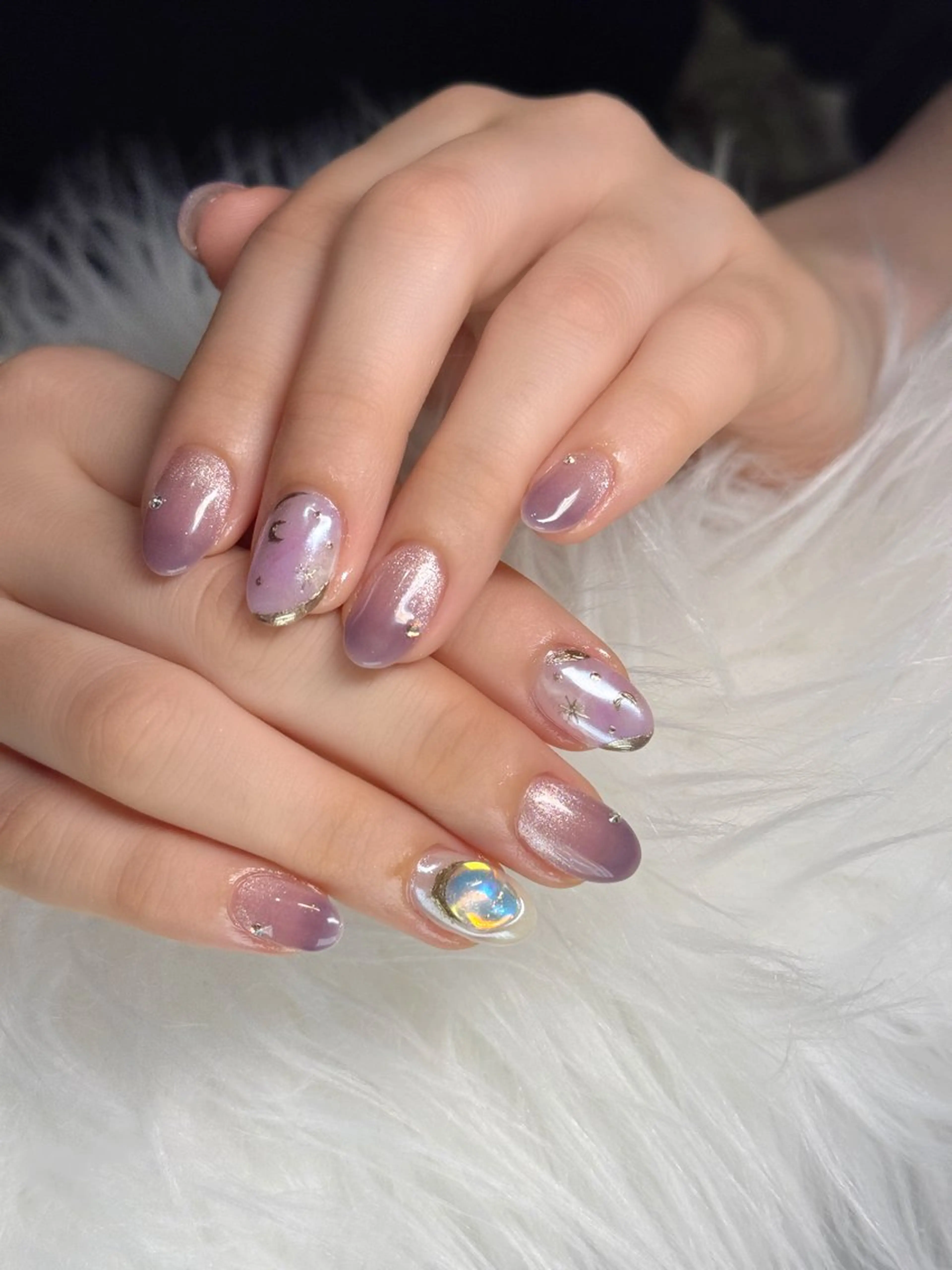 ネイル ニュアンスネイル Mizuliネイル 眉毛メイクのサロンのネイルデザイン