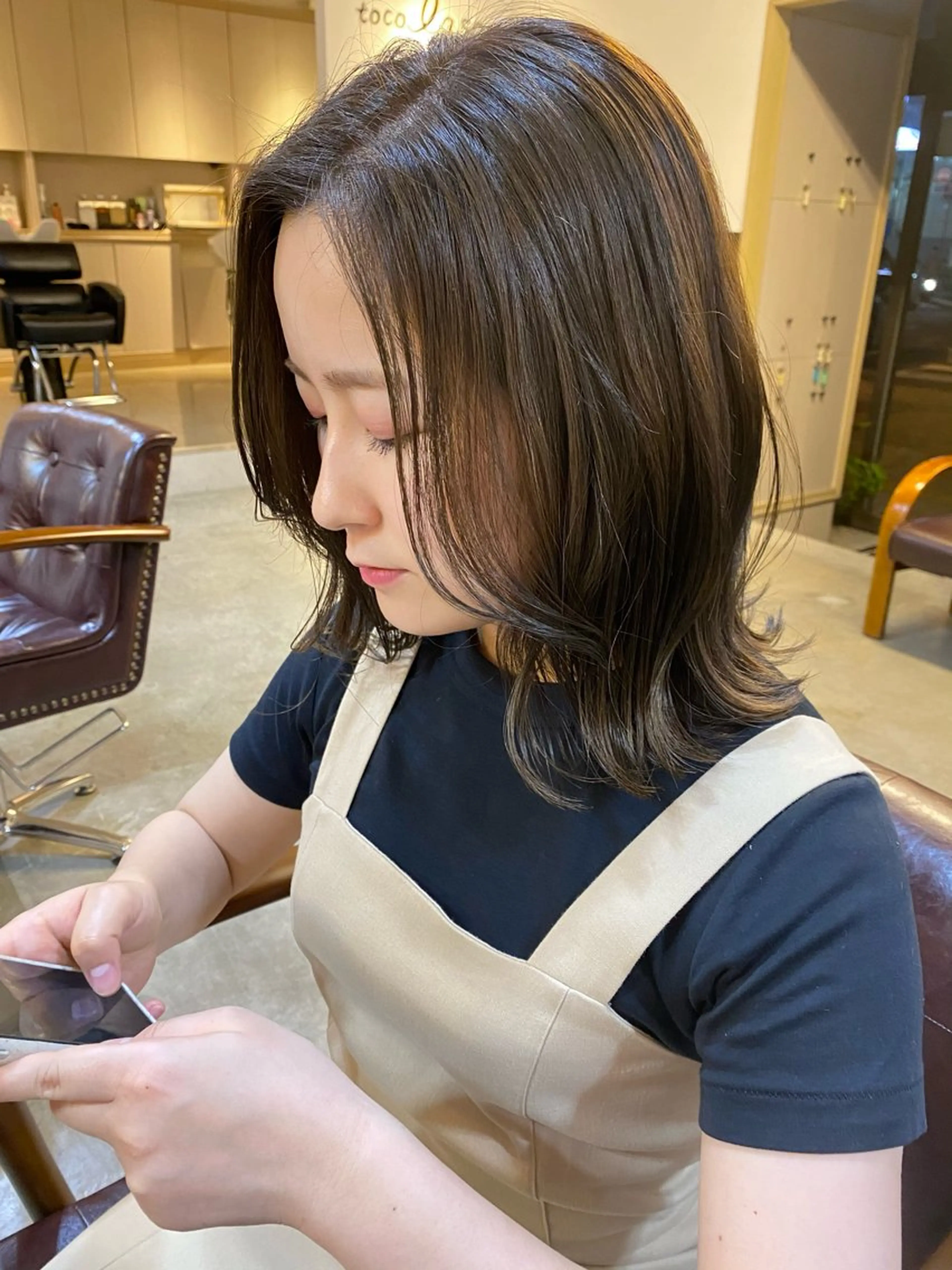 ミディアム カラー ボブ 外ハネヘア tocolaso 柏所属・レイヤーカット/ 根本瑠実のヘアスタイル