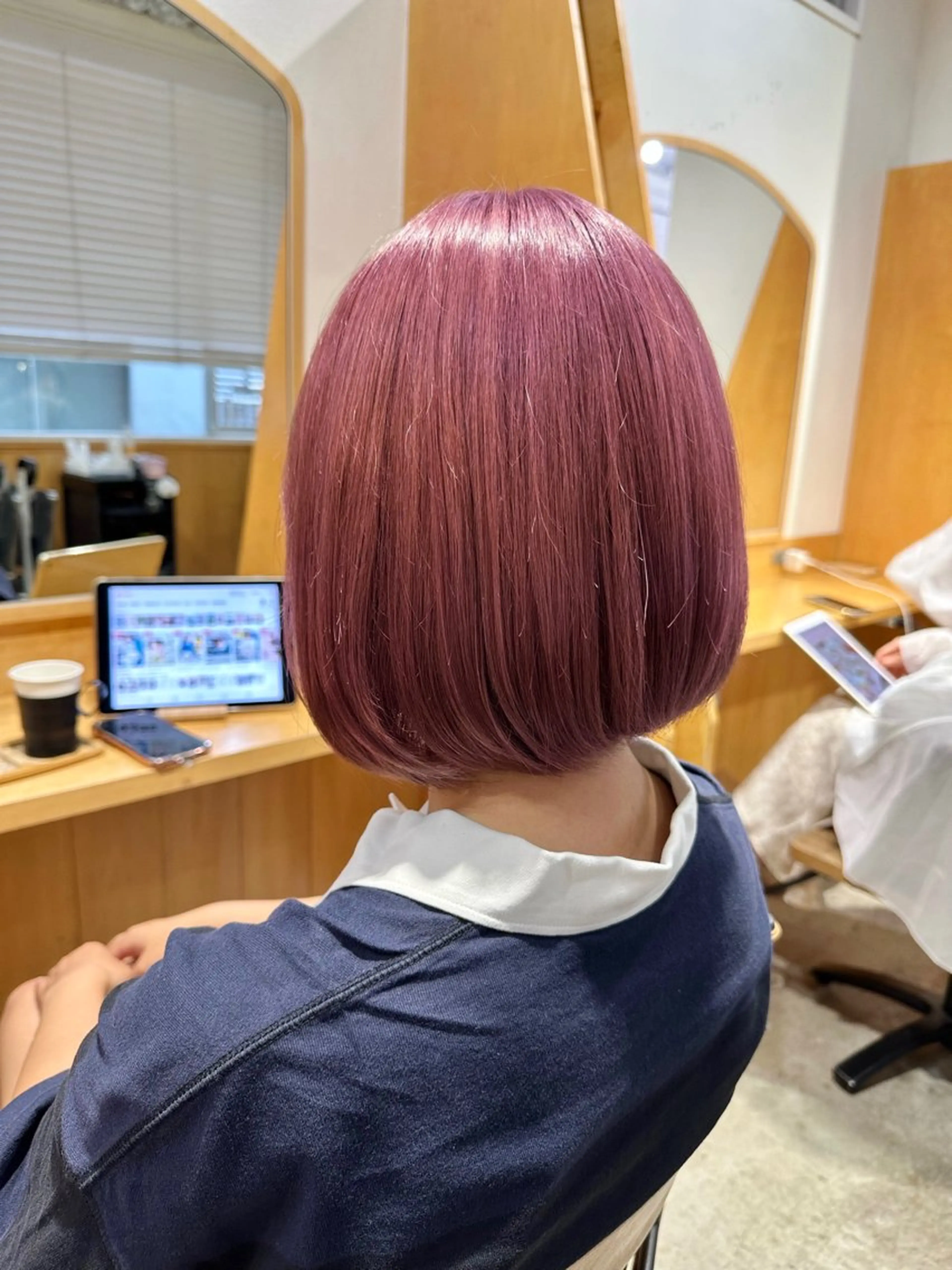 ショート ヘアカラー 🌈神バズり 100%色🌈のヘアスタイル