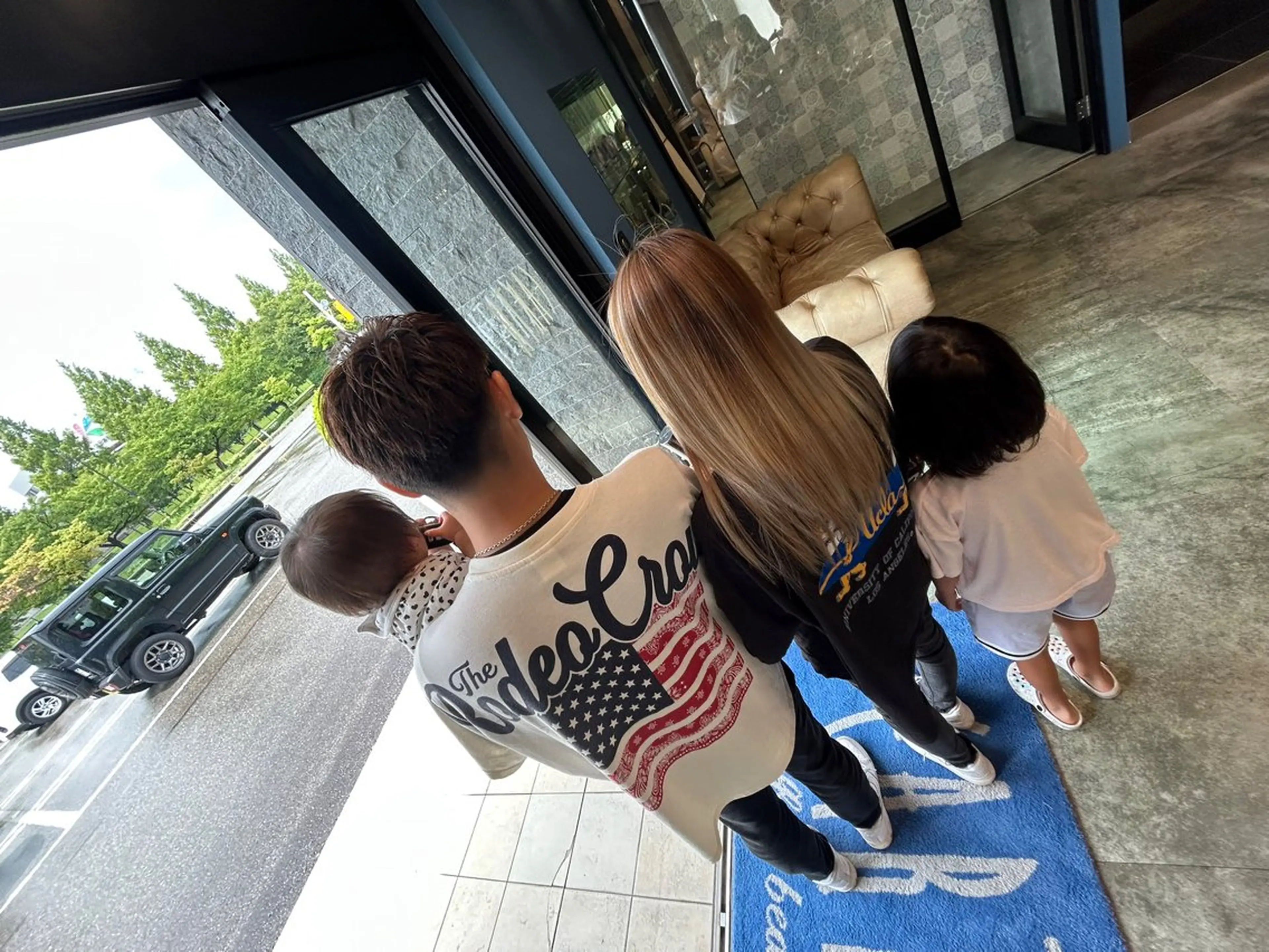 ロング 海外カラー白髪ぼかし ティファニーサユリのヘアスタイル