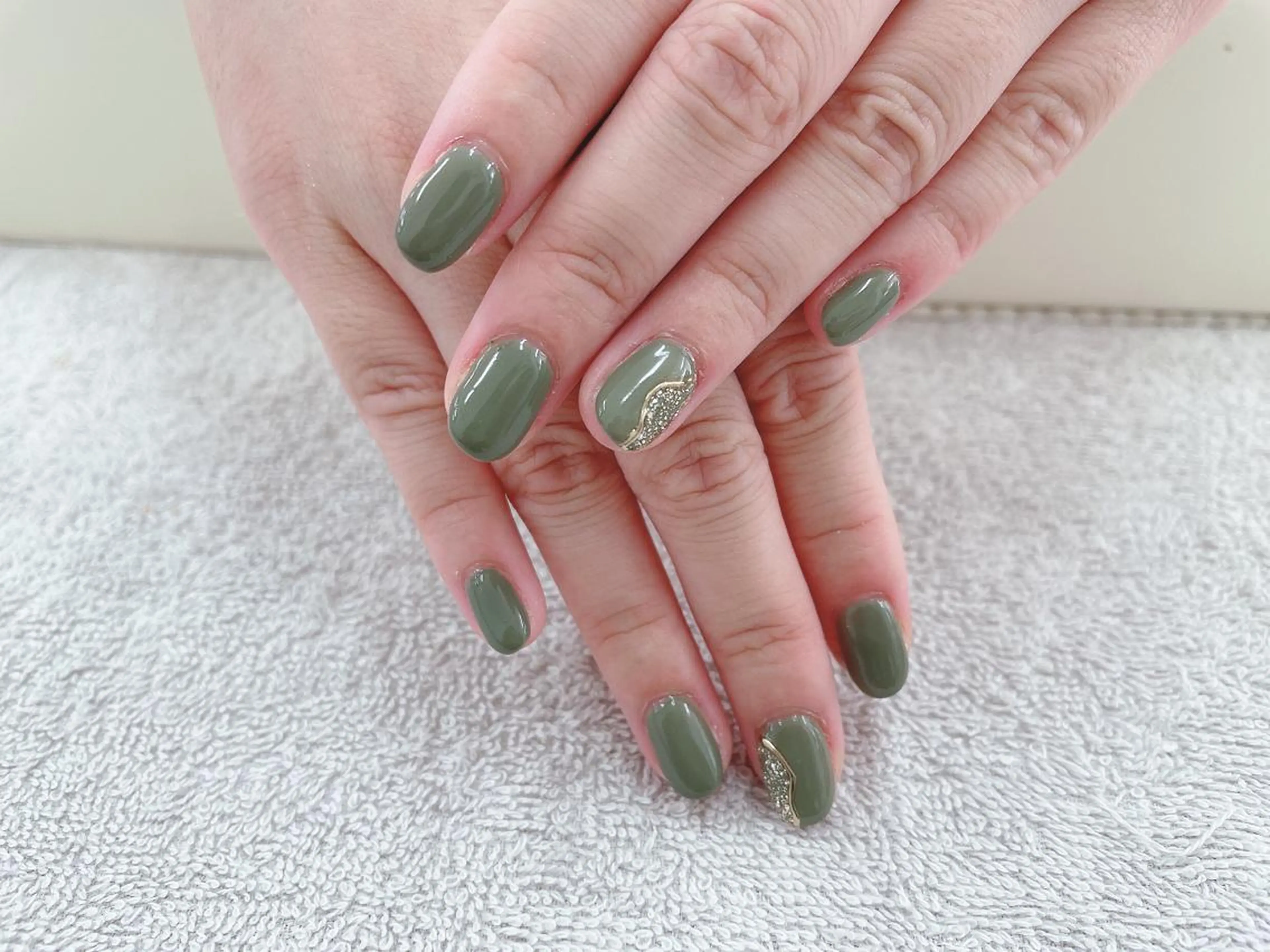 ネイル ゴールド ミラーネイル ハンドネイル Bianca SAITO🌺のネイルデザイン