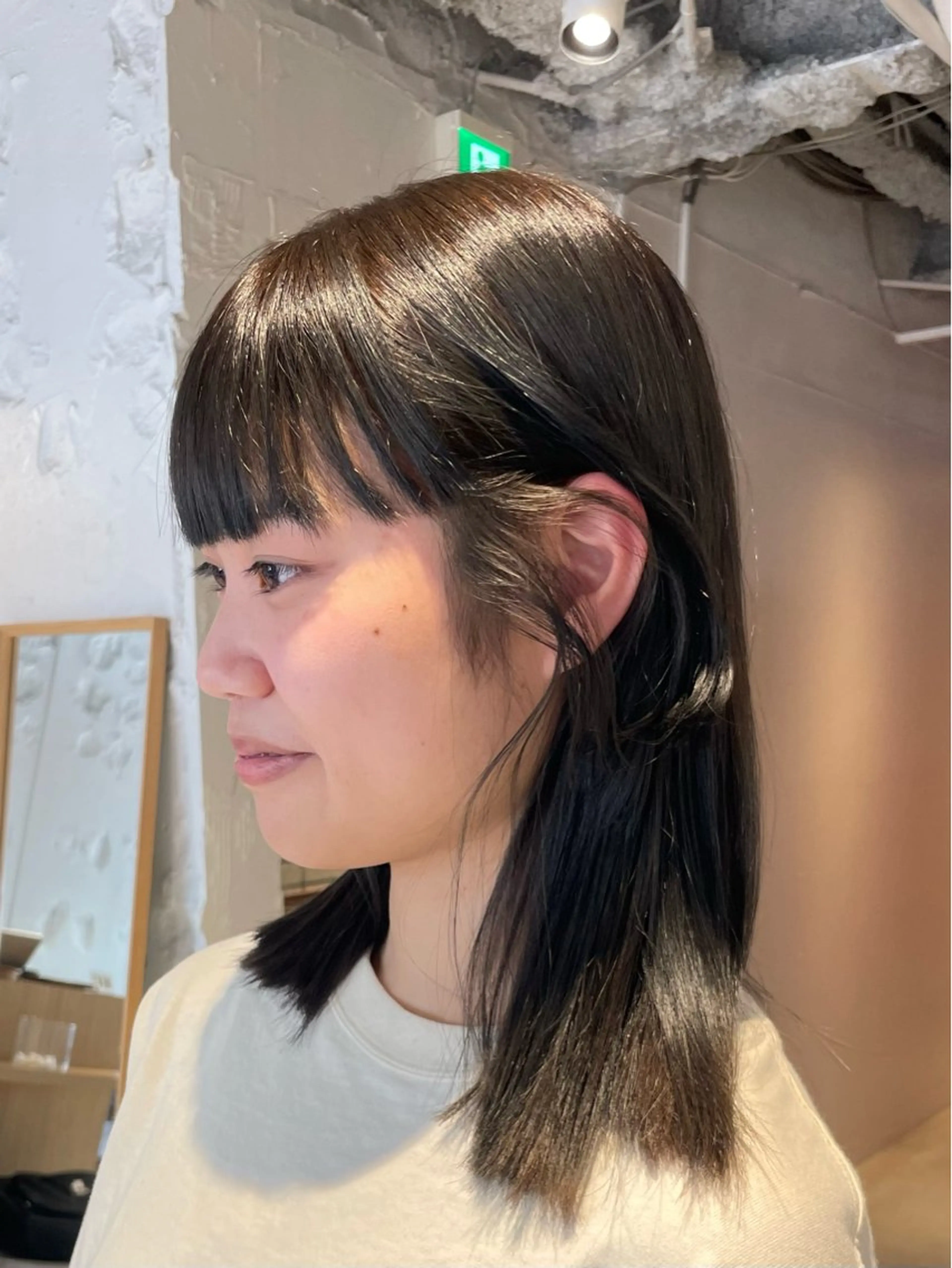 セミロング カラー ブリーチ 透明感カラー レイヤー×初 パーマ|hinakoのヘアスタイル