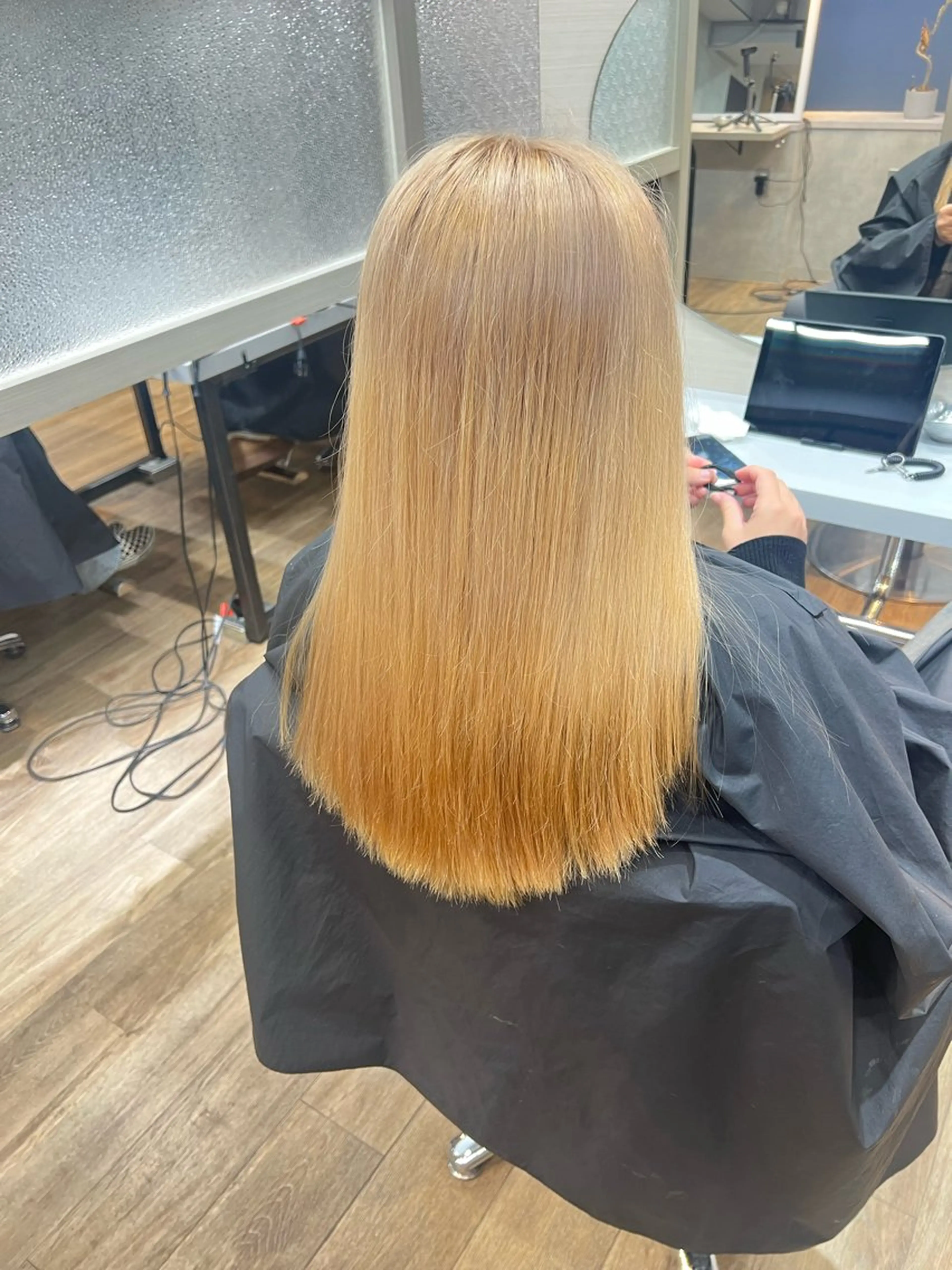 セミロング カラー ヘアカラー トリートメント AIRI/難波/ ハイトーン/髪質改善のヘアスタイル