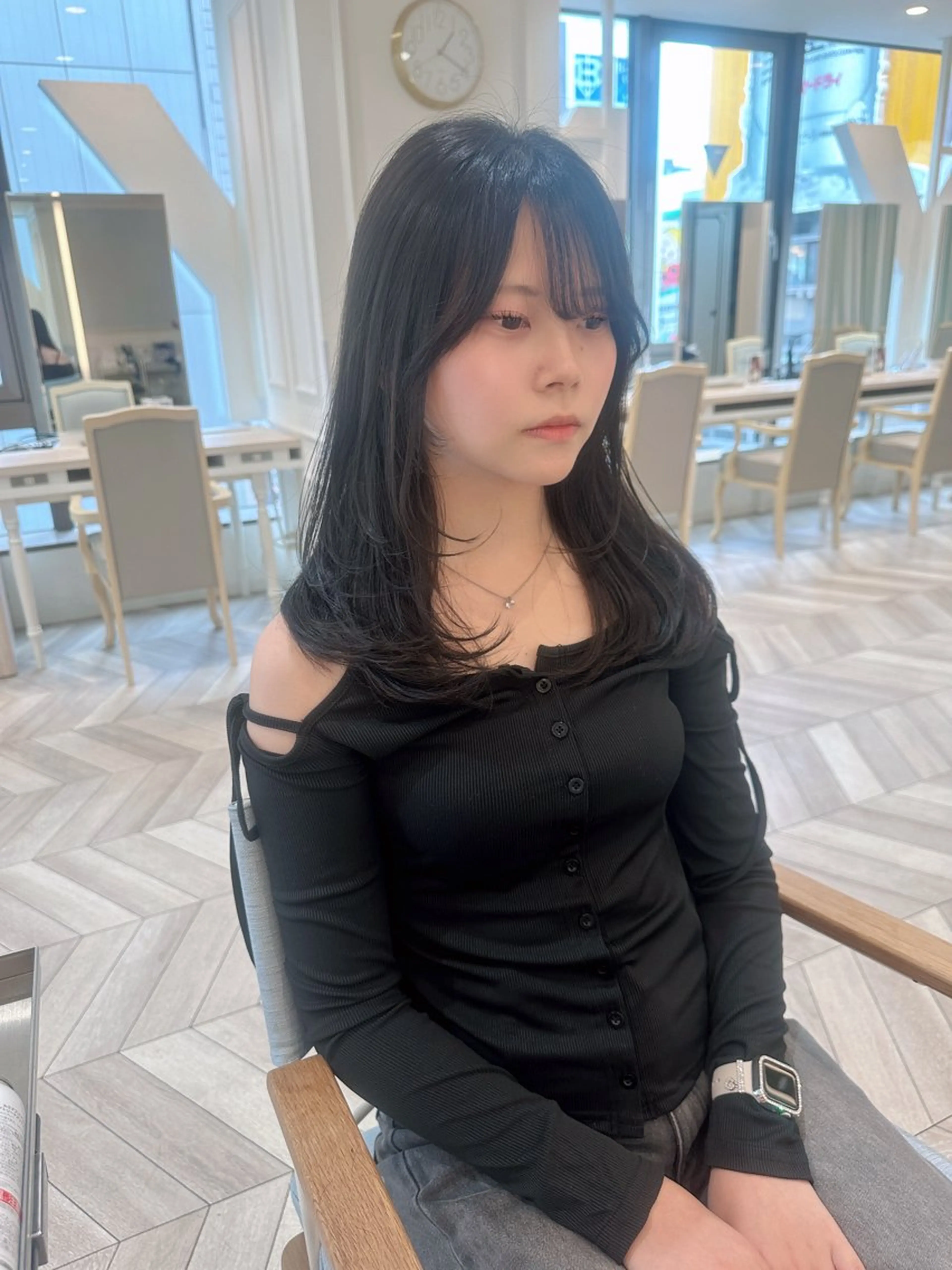 セミロング カラー ヘアカラー トリートメント ベージュ/インナー カラー🤍Rieのヘアスタイル