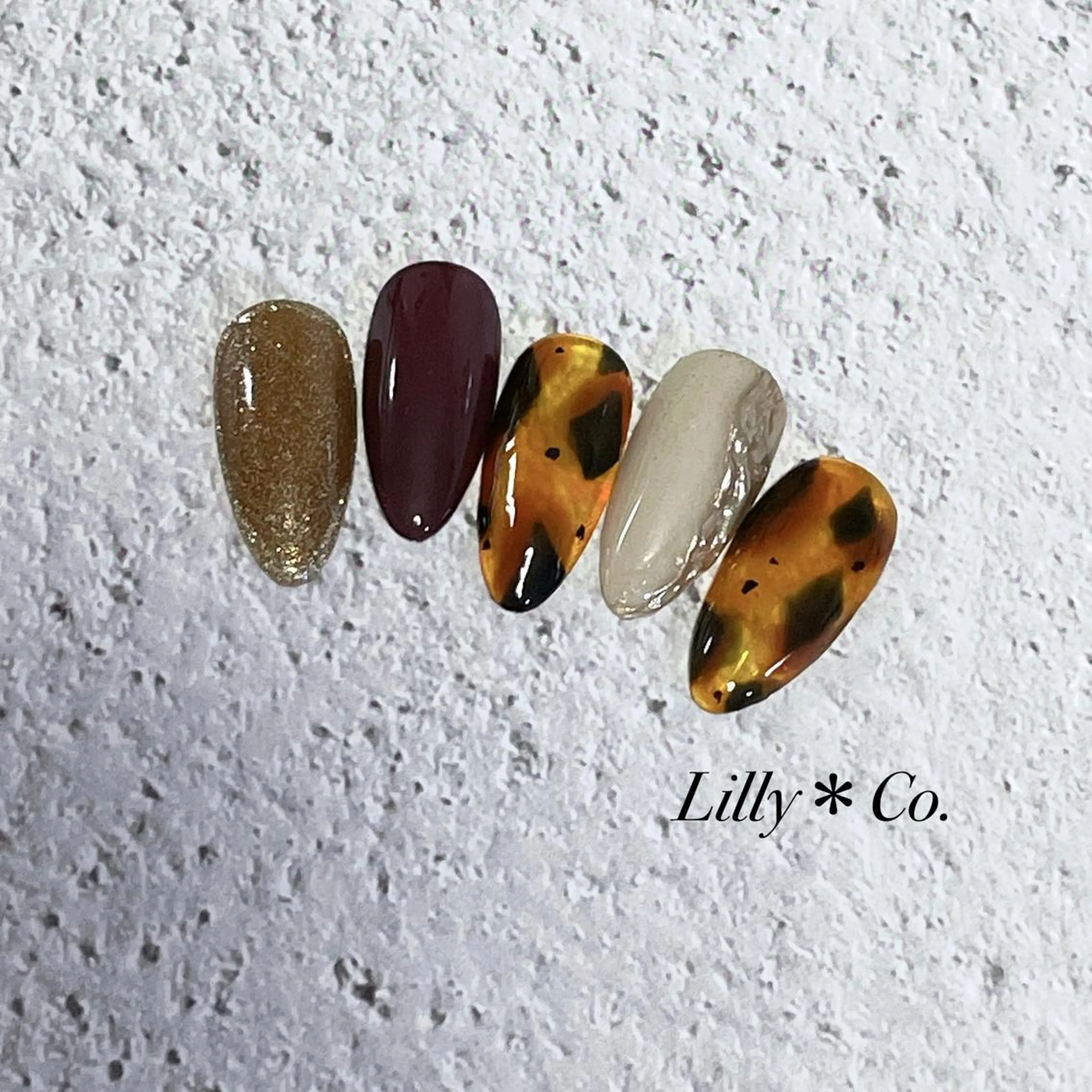 ネイル べっ甲ネイル Lilly Co.のネイルデザイン