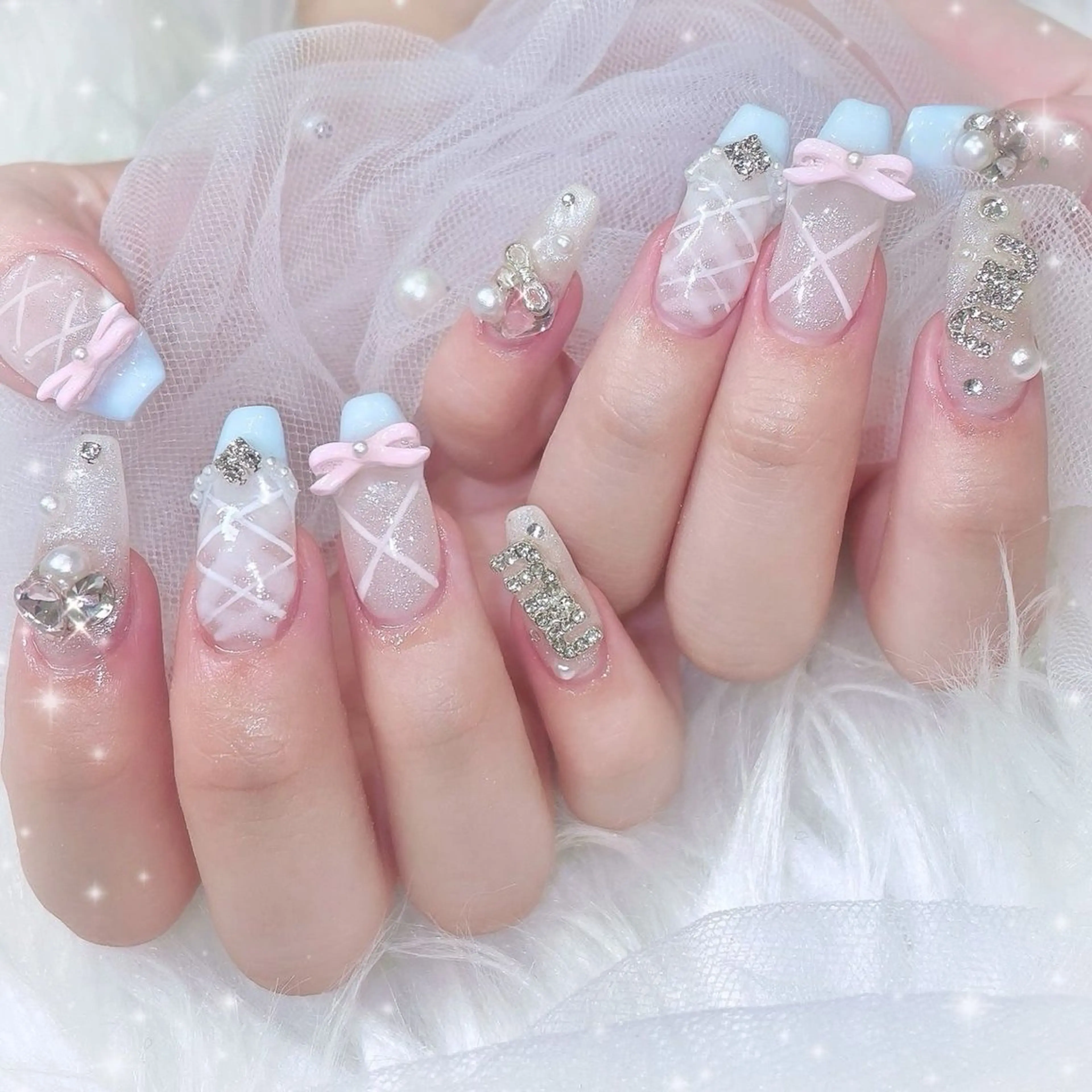 ネイル 長さ出し グラデーション 卒業式 キラキラネイル マグネットネイル Lee Nailsのネイルデザイン