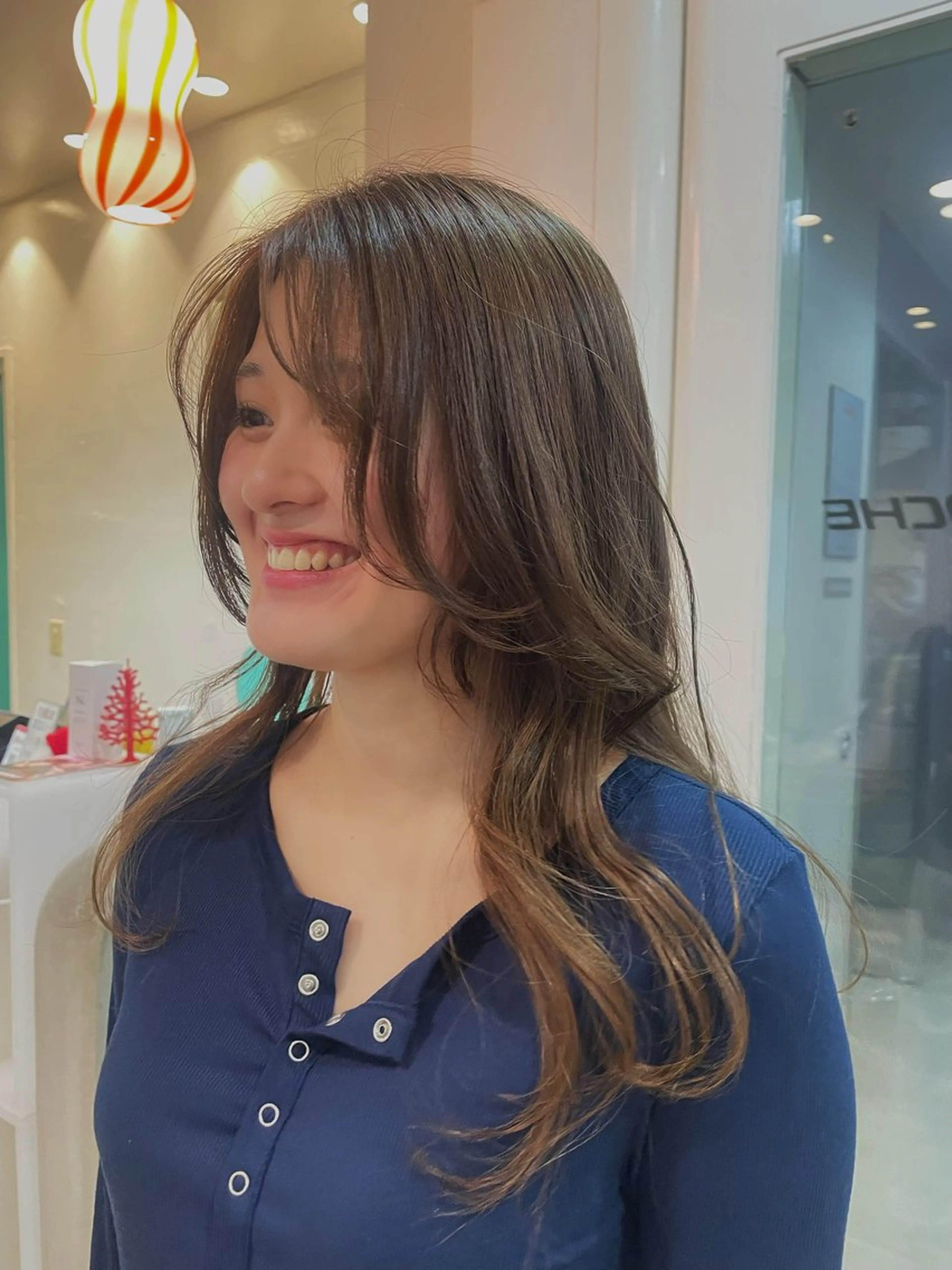 ロング 丸山 愛万音のヘアスタイル