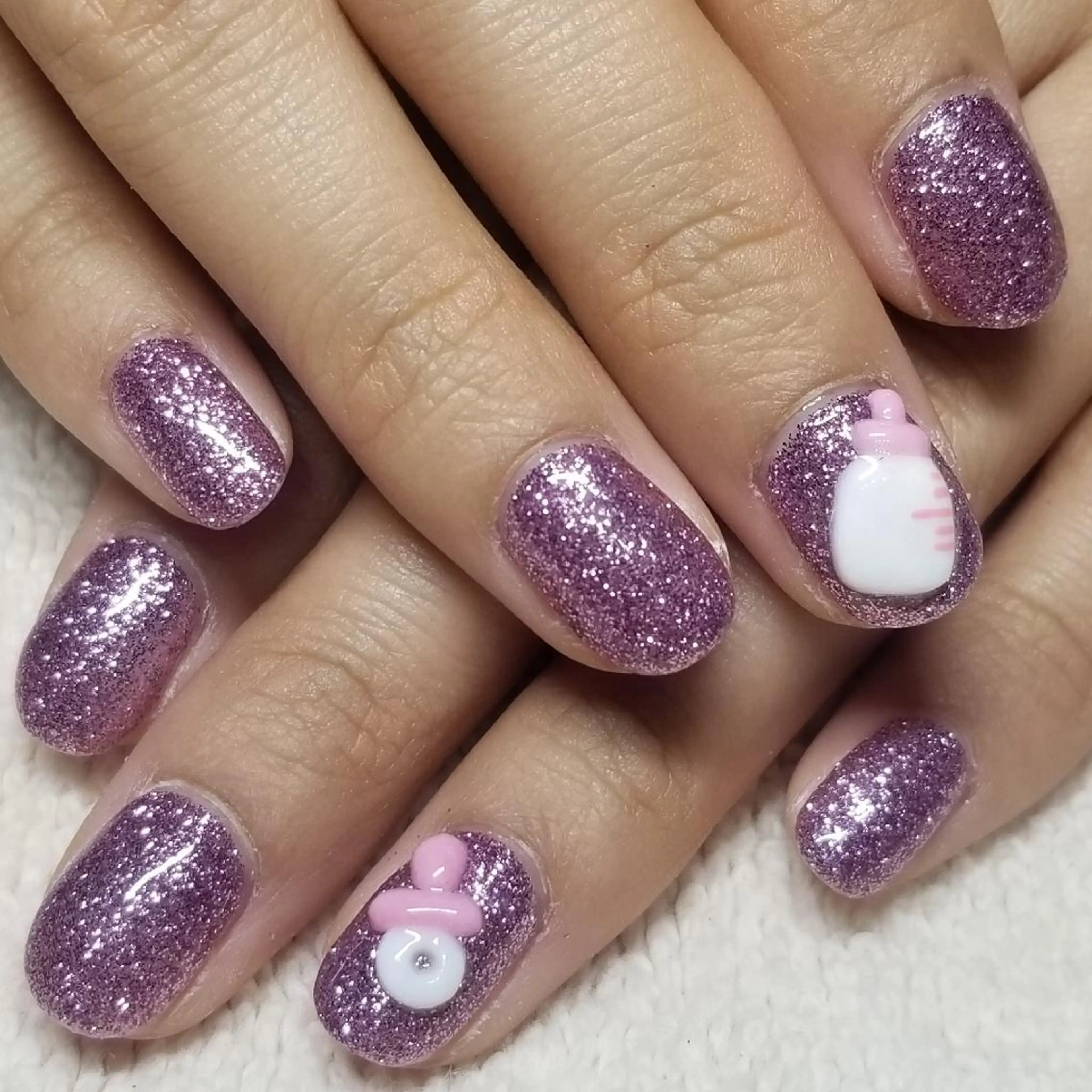 ネイル ラメ(グリッター) ワンカラーネイル パープル 赤色 ハンドネイル よしだ ひろきのネイルデザイン